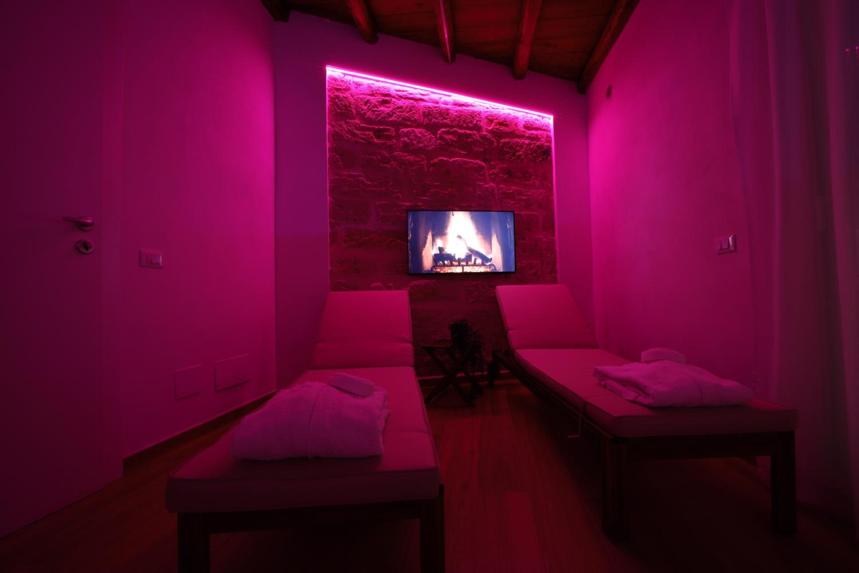 King Room with Spa Bath - Photo 5