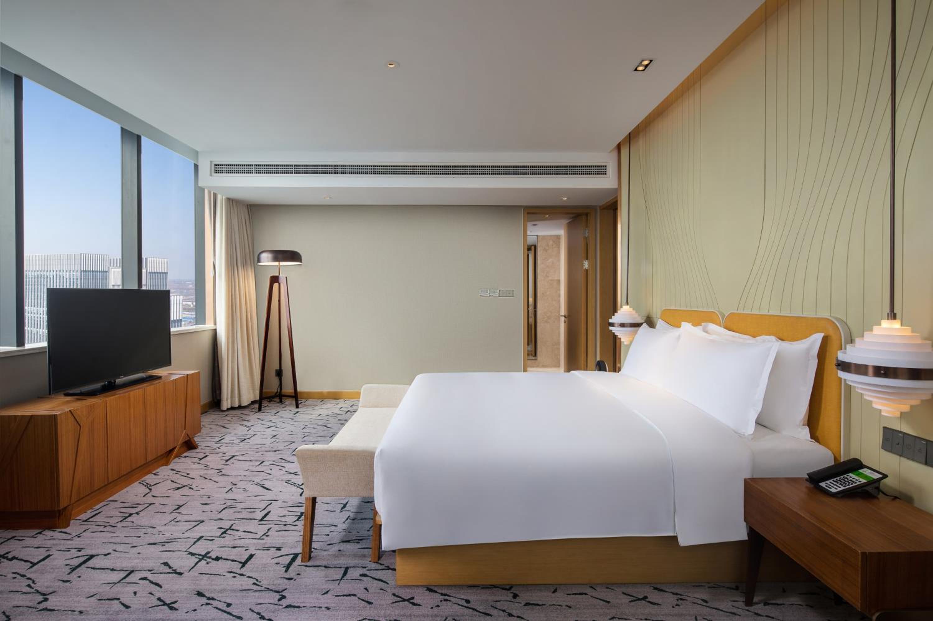 Premium King Room - Lounge Access - Photo 2