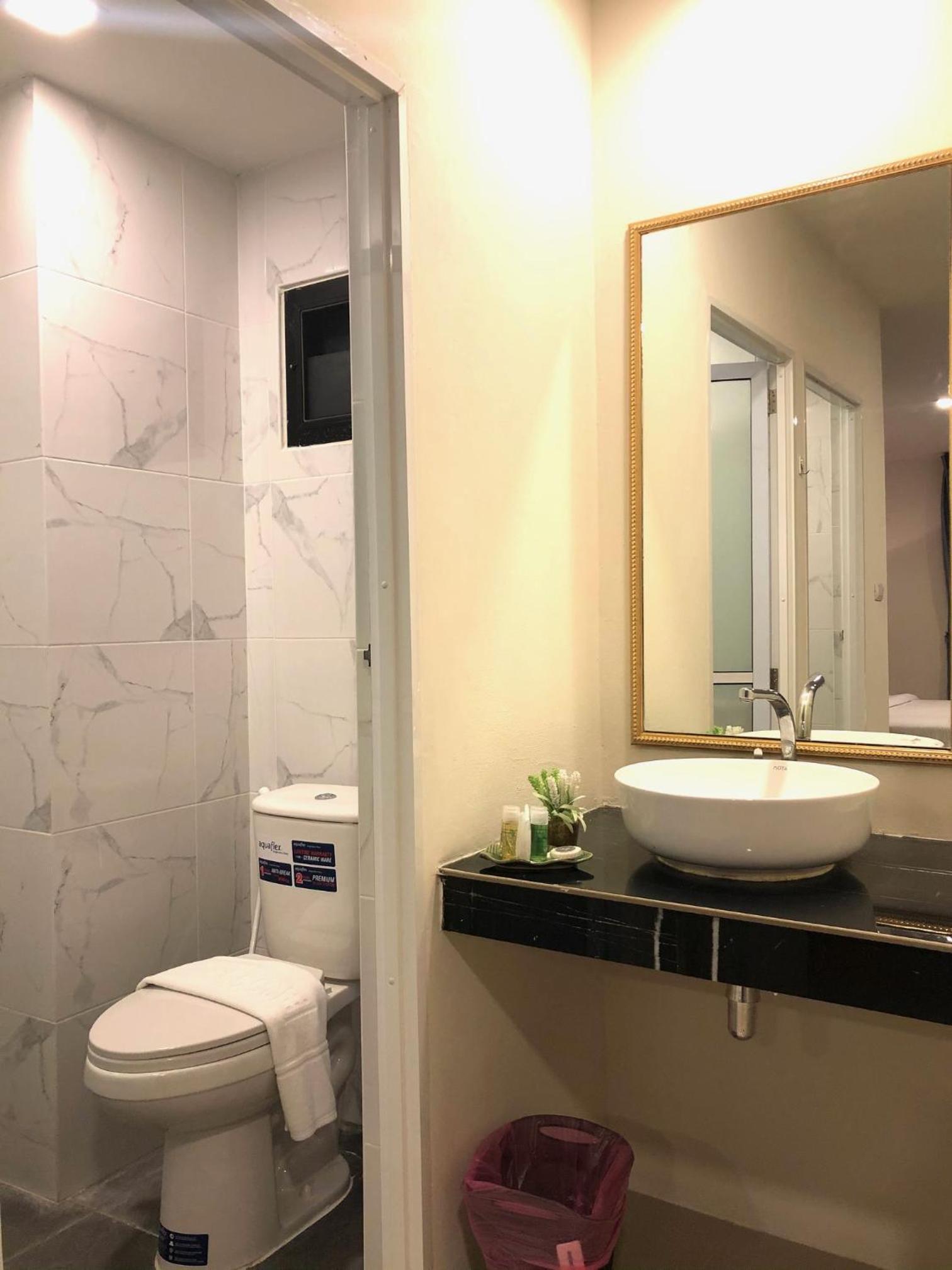 Standard Twin Room - Photo 2