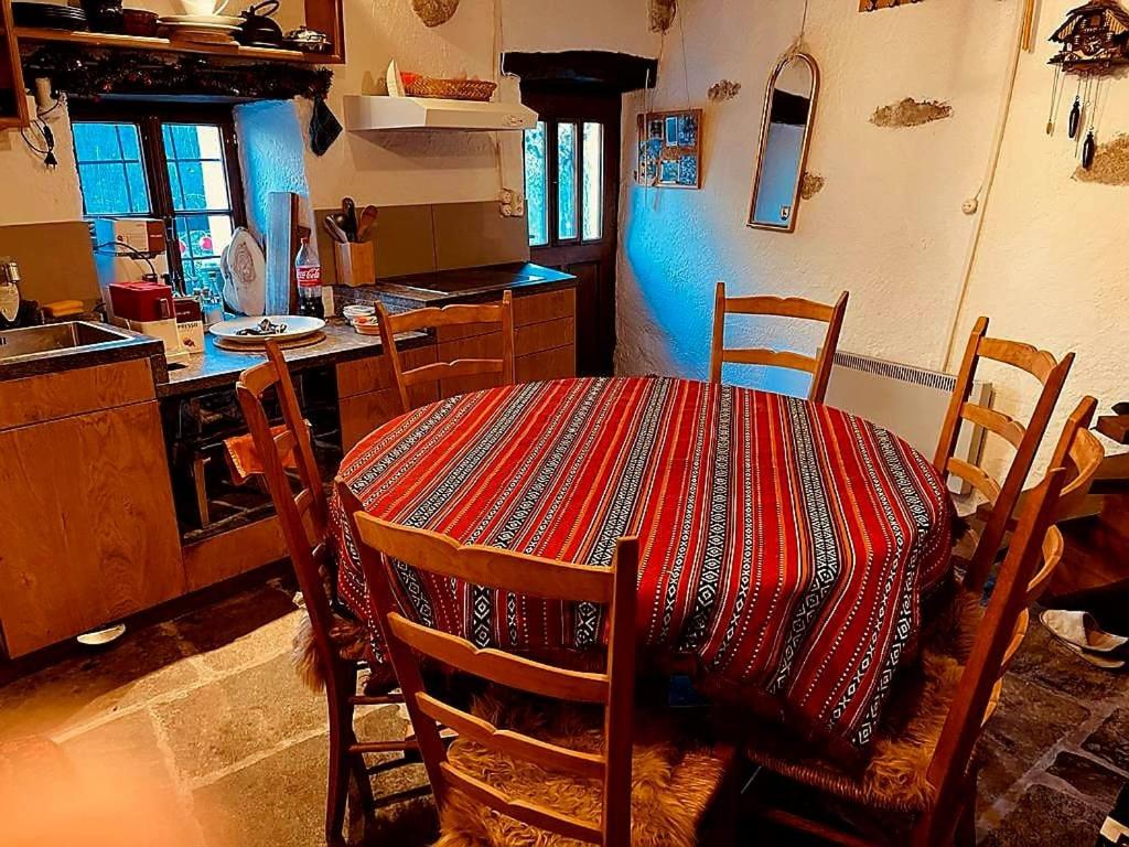 Three-Bedroom House photo 2