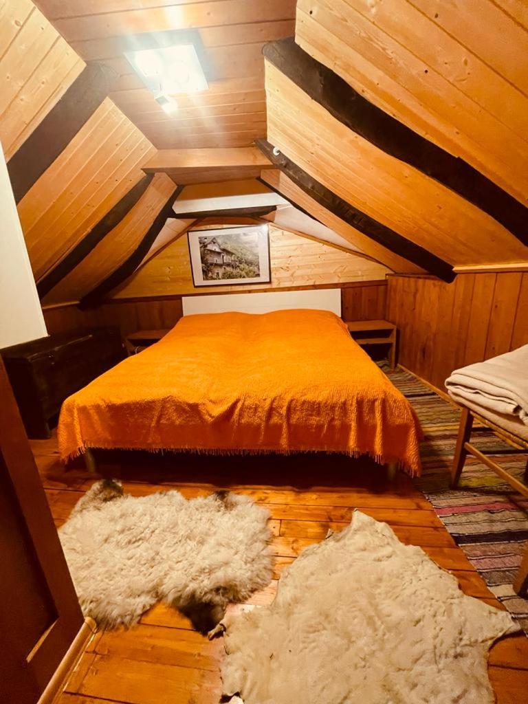 Three-Bedroom House photo 1