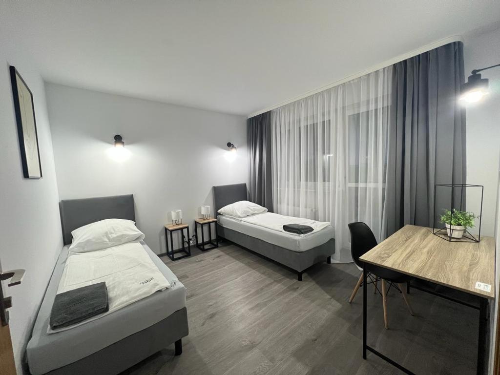 Small Twin Room - Photo 2