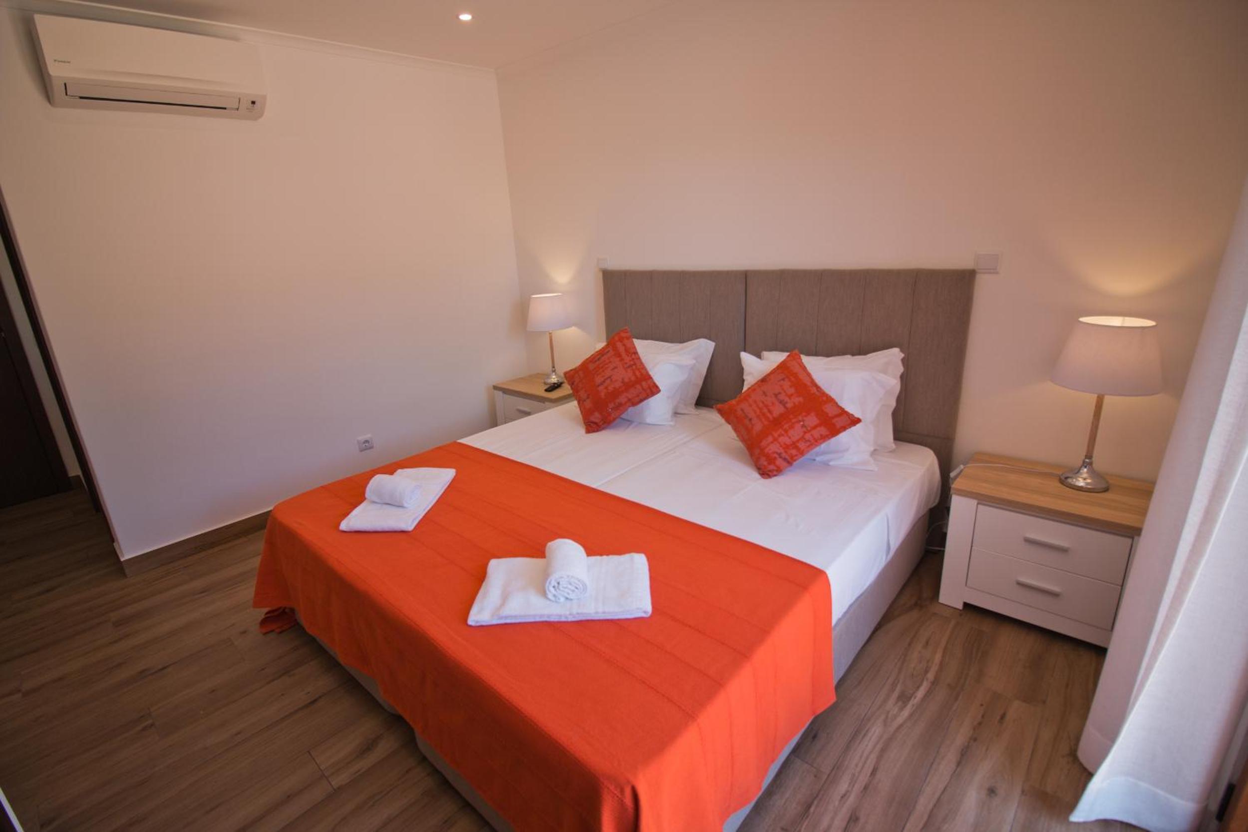 Double or Twin Room with Private Bathroom - Photo 1