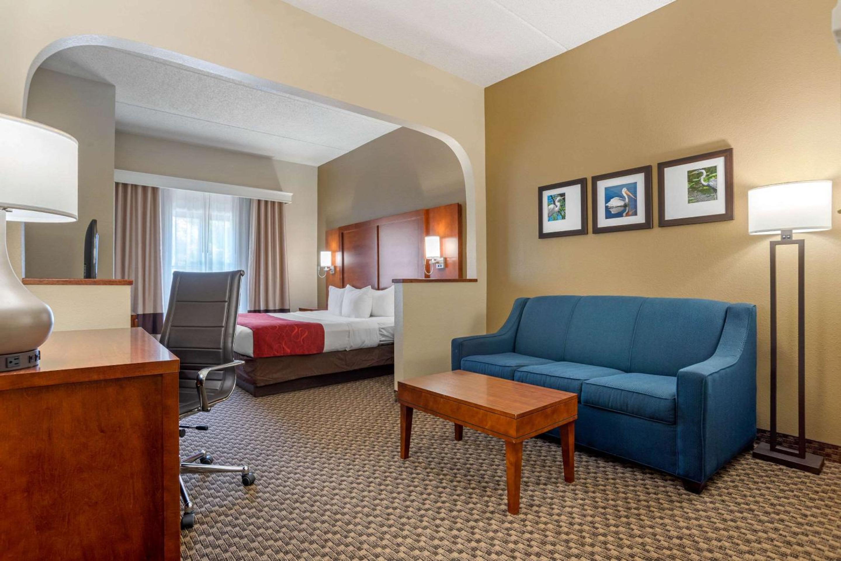 King Suite - Accessible/Non-Smoking