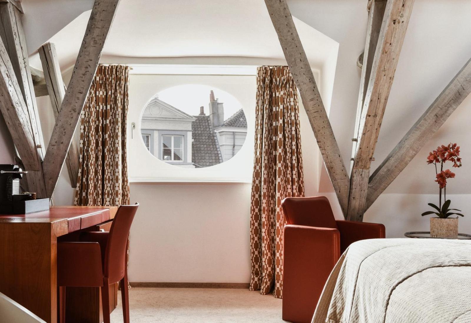 Junior Suite with Canal View