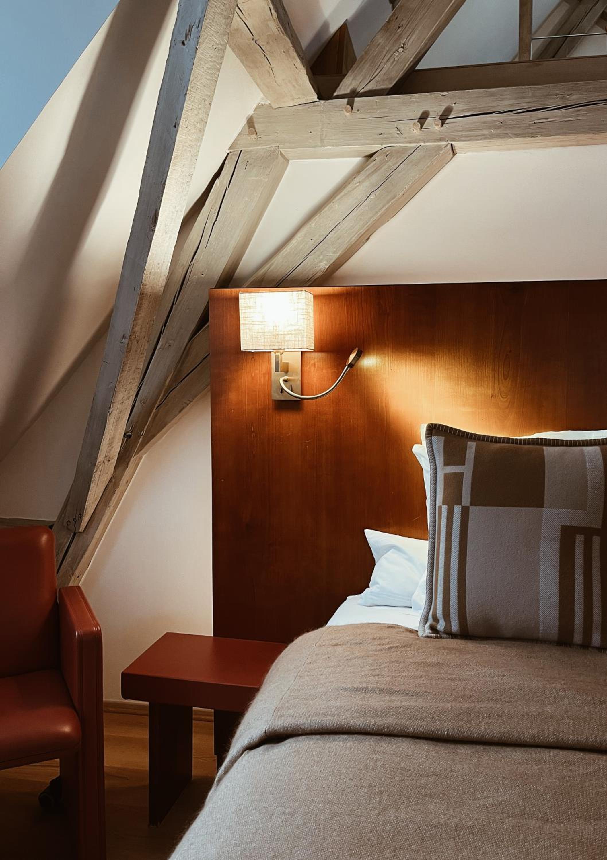 Junior Suite with Canal View thumbnail 5