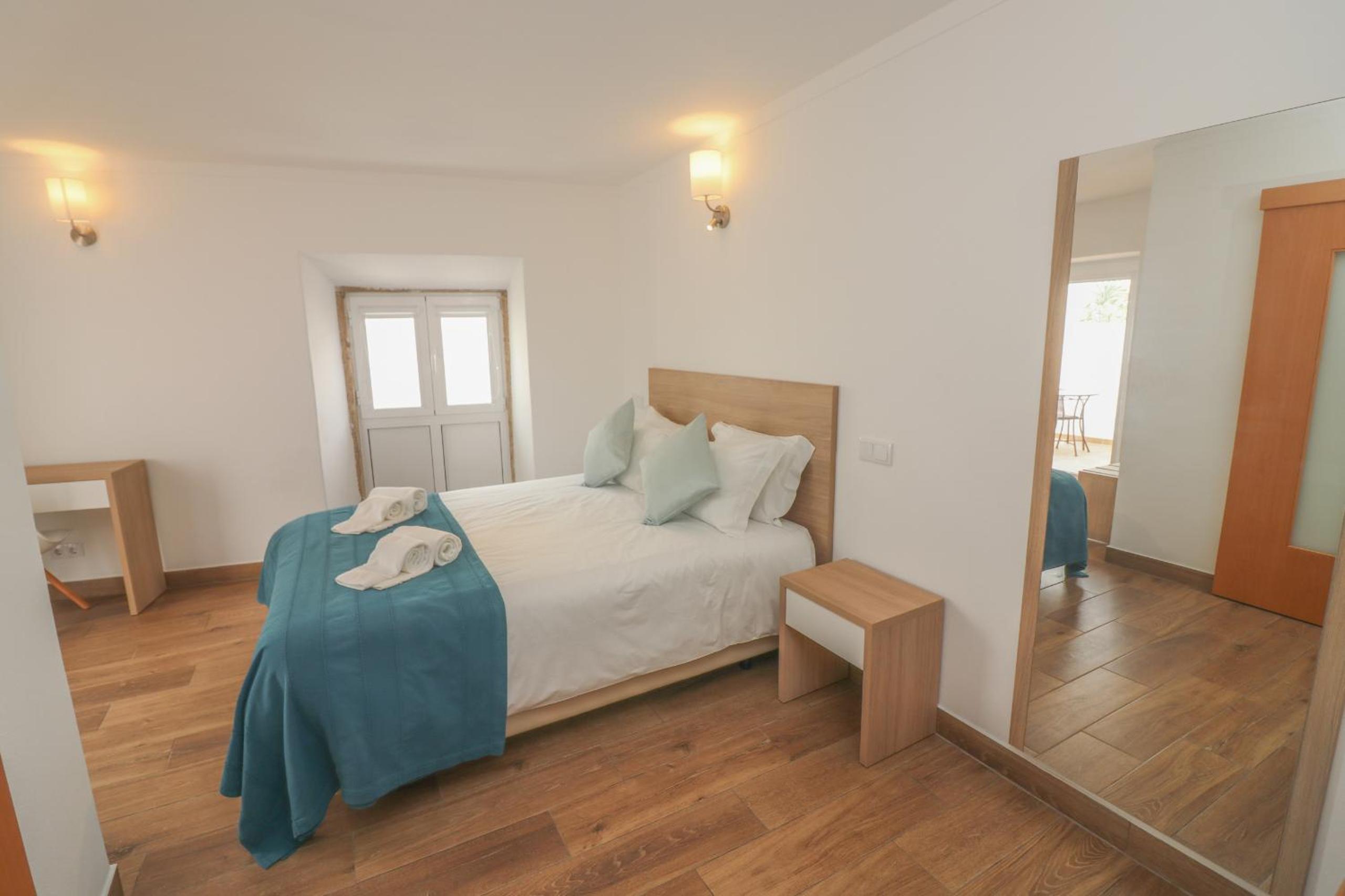 Double Room with Private Bathroom - Photo 3