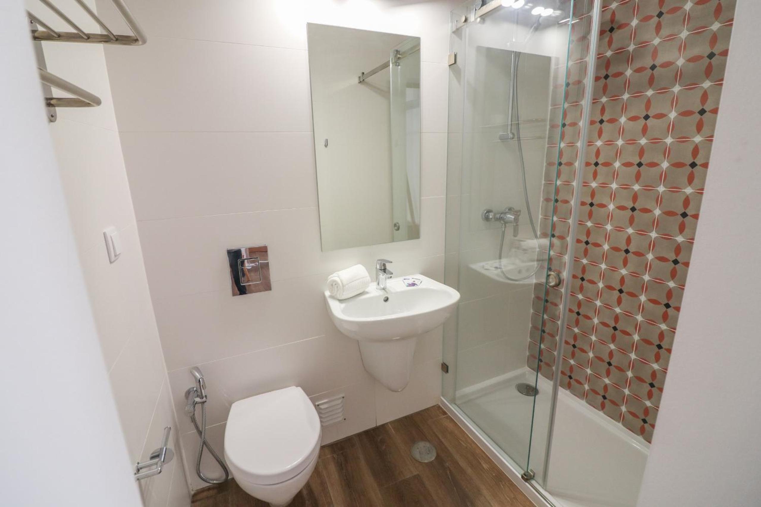Double Room with Private Bathroom - Photo 5