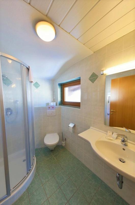 Standard Triple Room photo 2