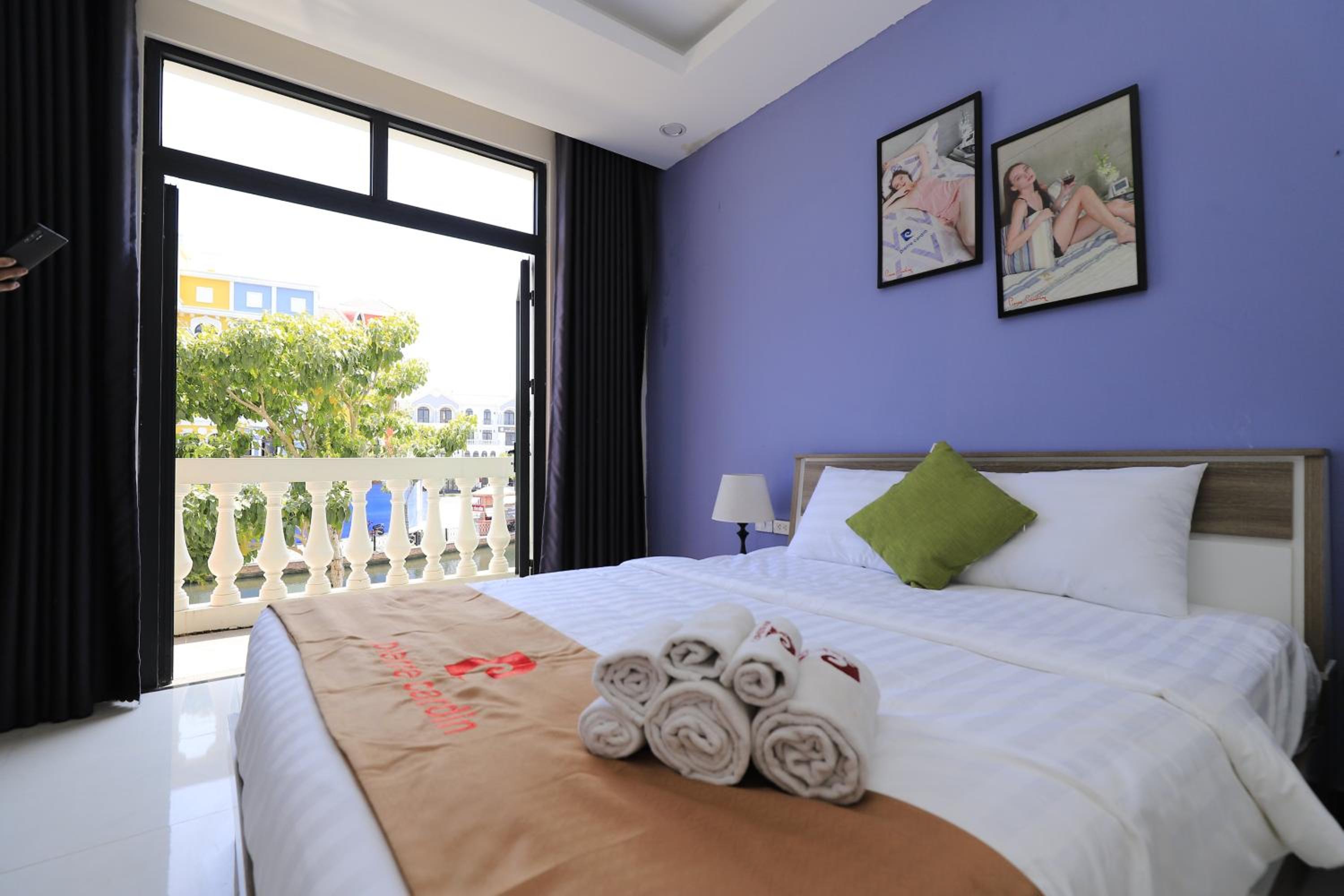Double Room with Shared Bathroom