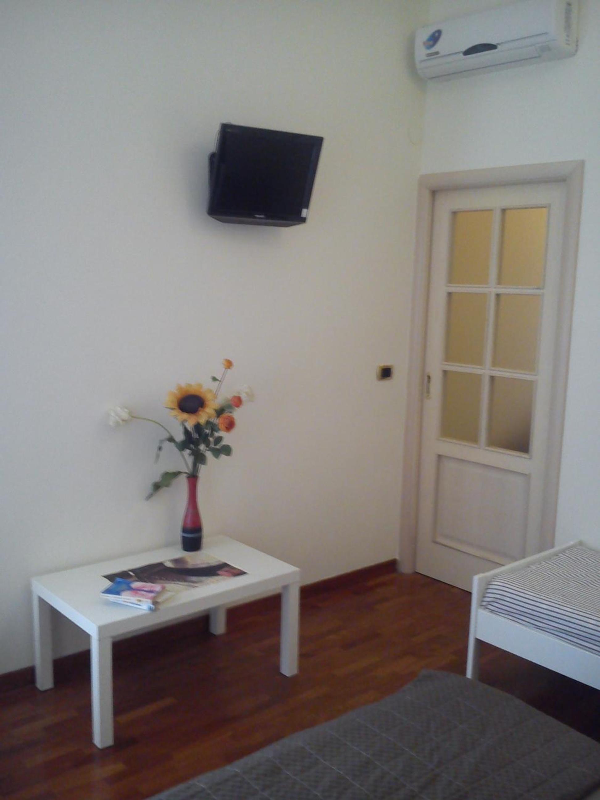 Large Double Room photo 3