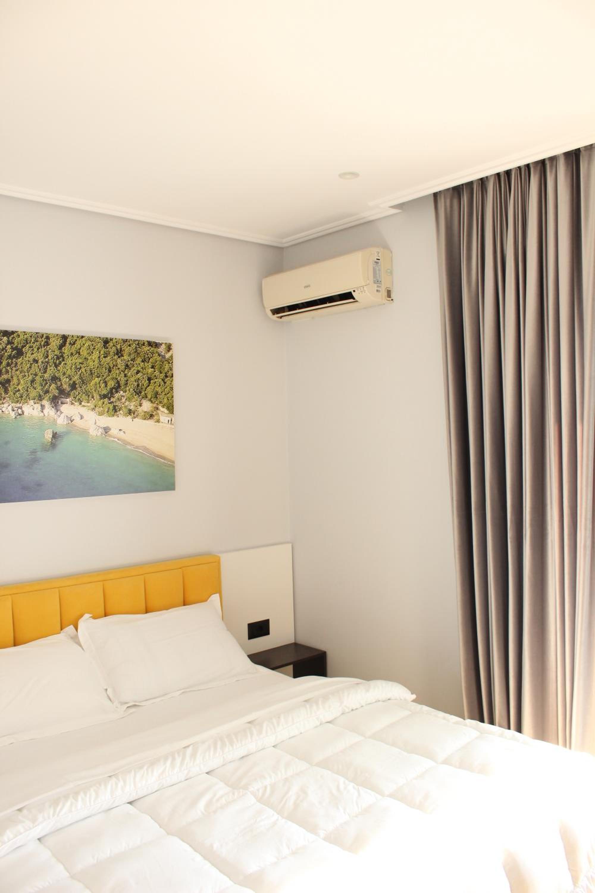 Deluxe Double Room with Balcony and Sea View photo 2