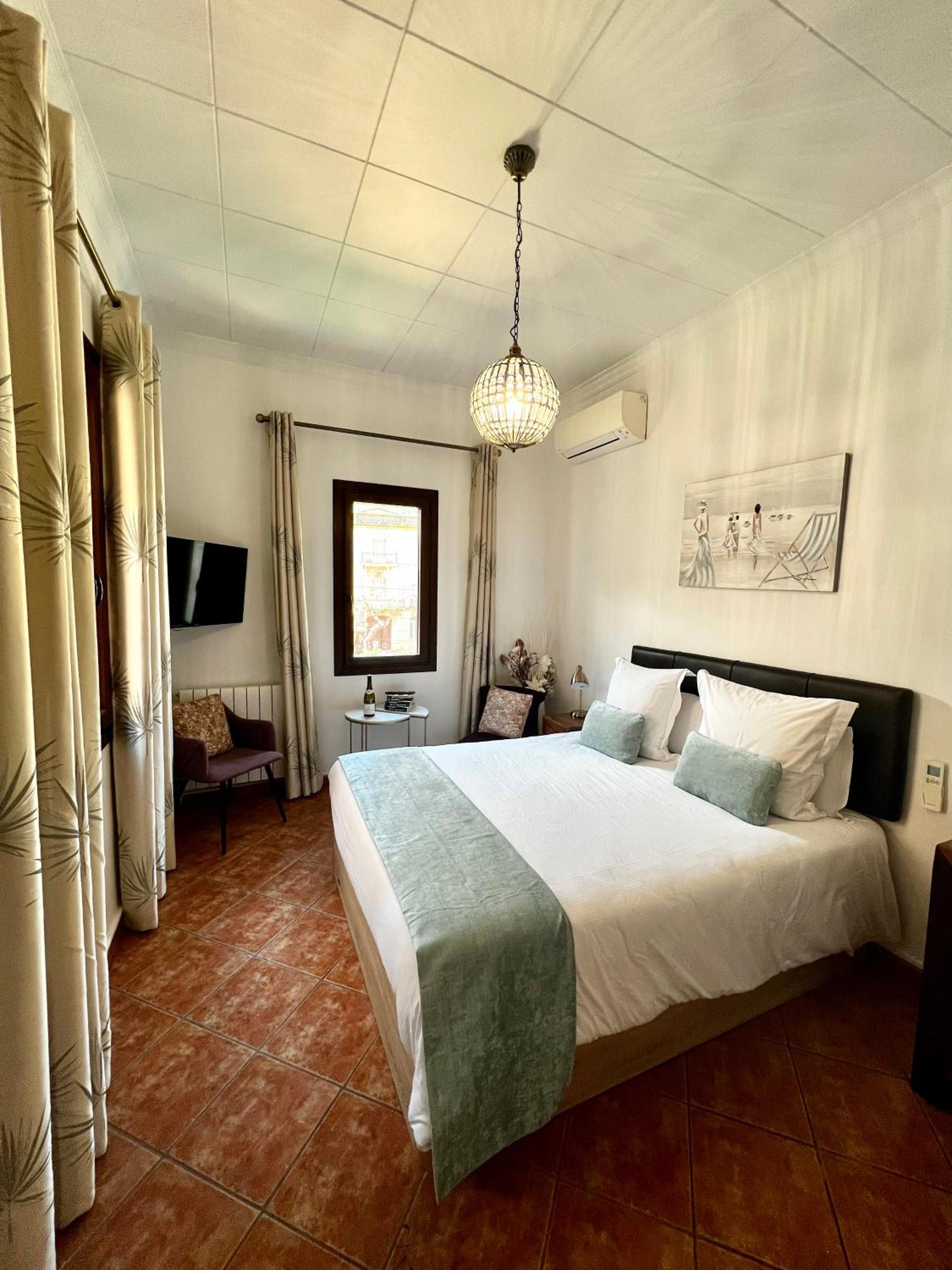 Deluxe Double Room with Mountain View photo 3