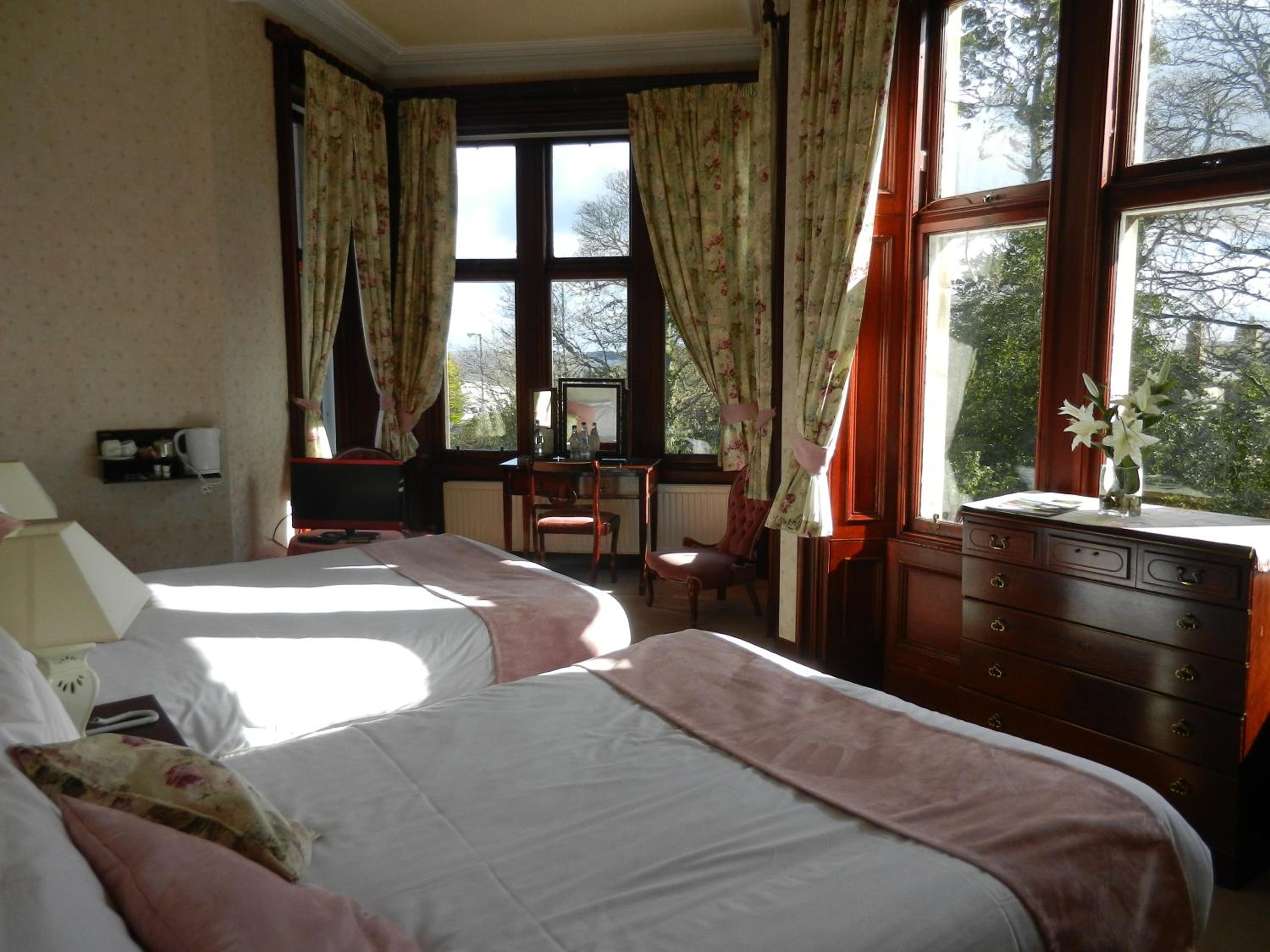 Standard Twin Room - Photo 8