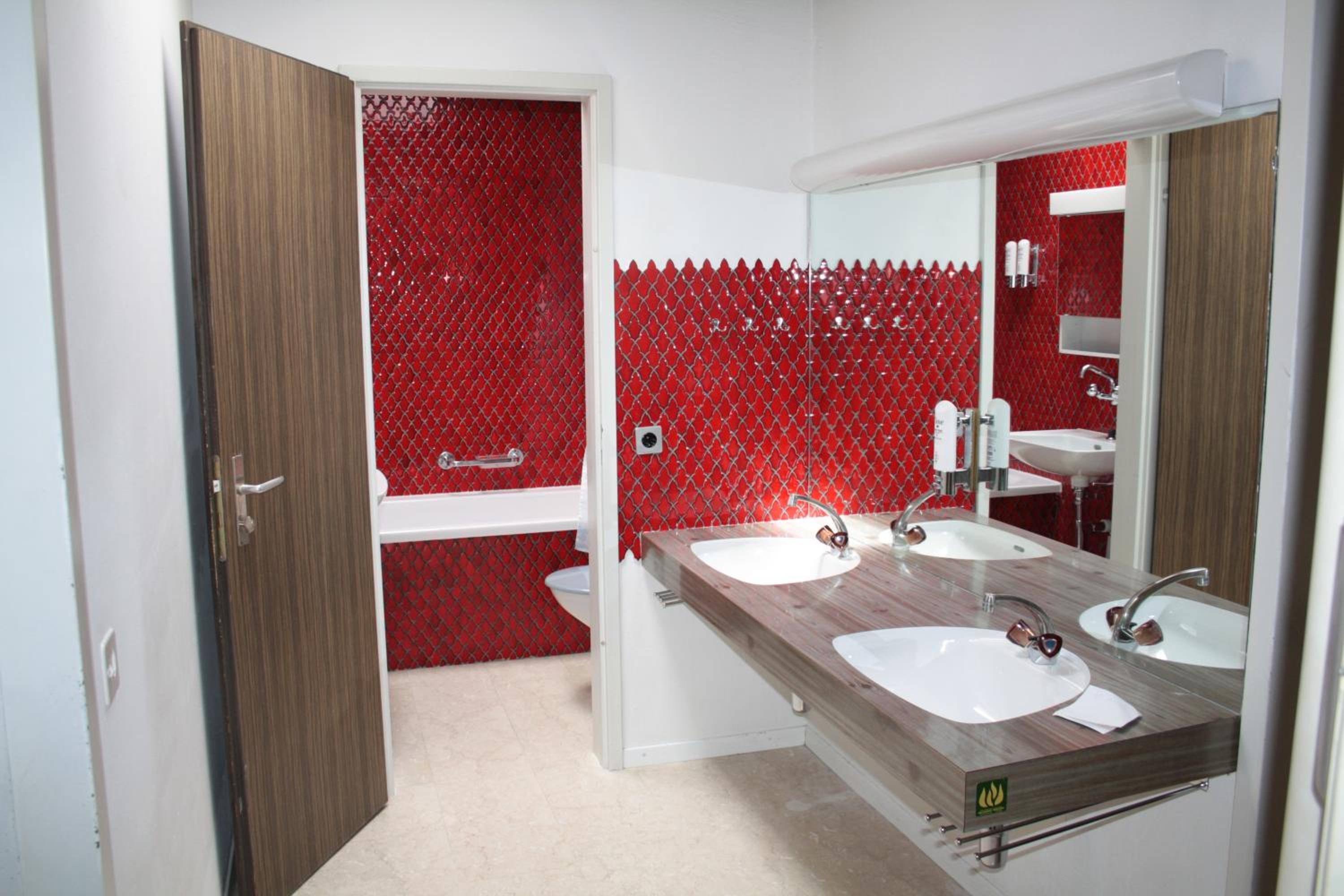 Single Room with Shared Bathroom photo 1