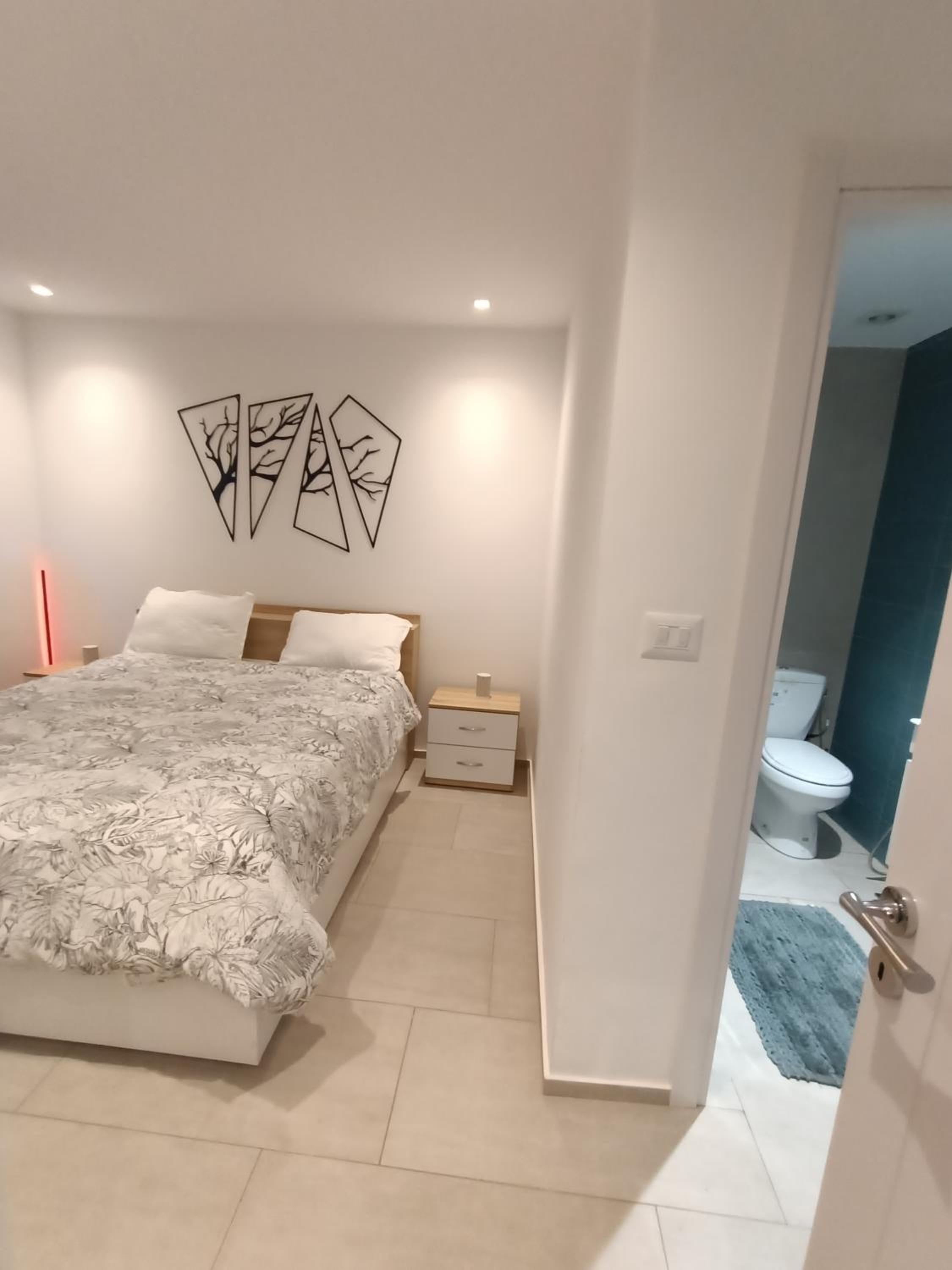 Apartment photo 2
