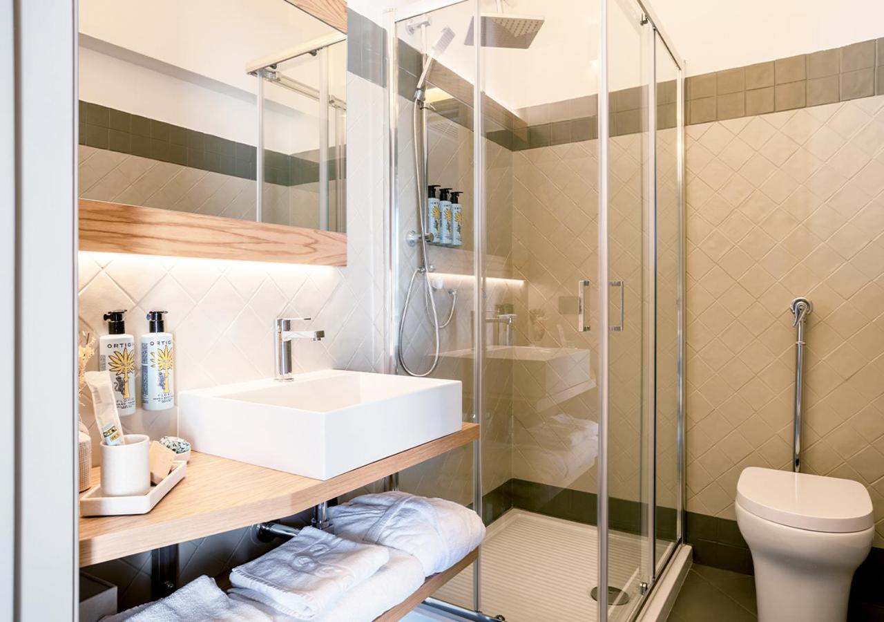 Deluxe Room - Photo 4