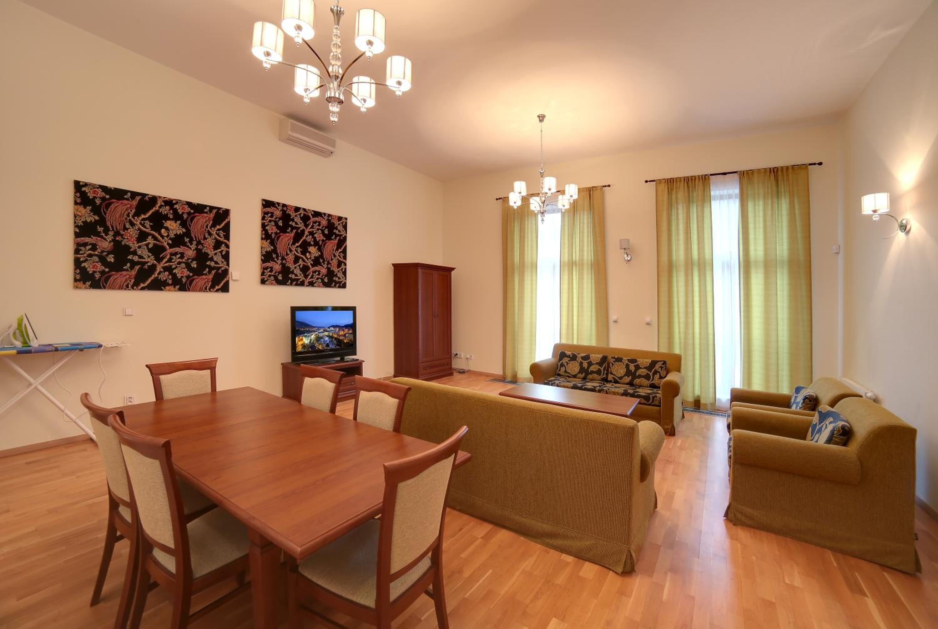 Two-Bedroom Deluxe Apartment with Balcony photo 1