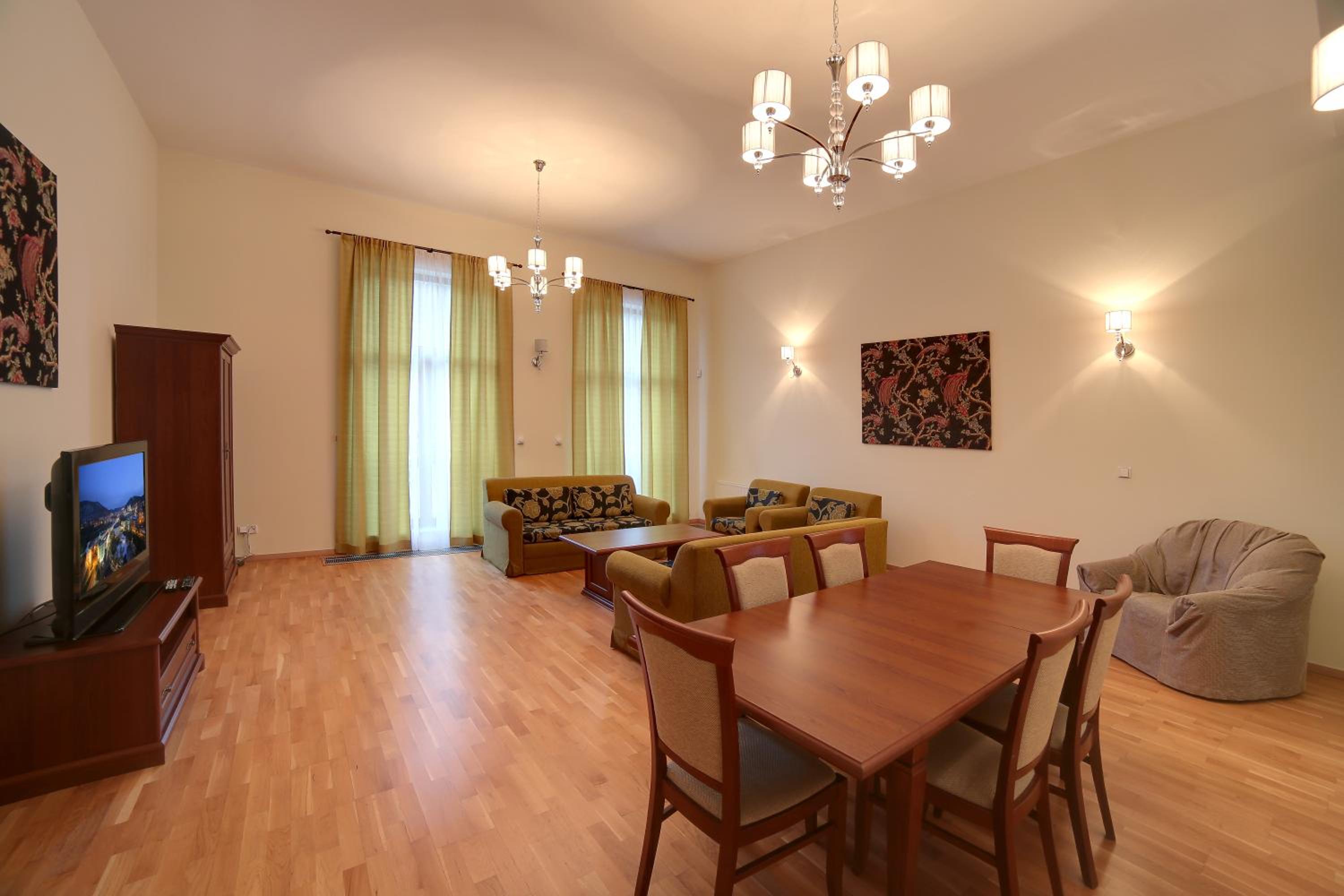 Two-Bedroom Deluxe Apartment with Balcony photo 2