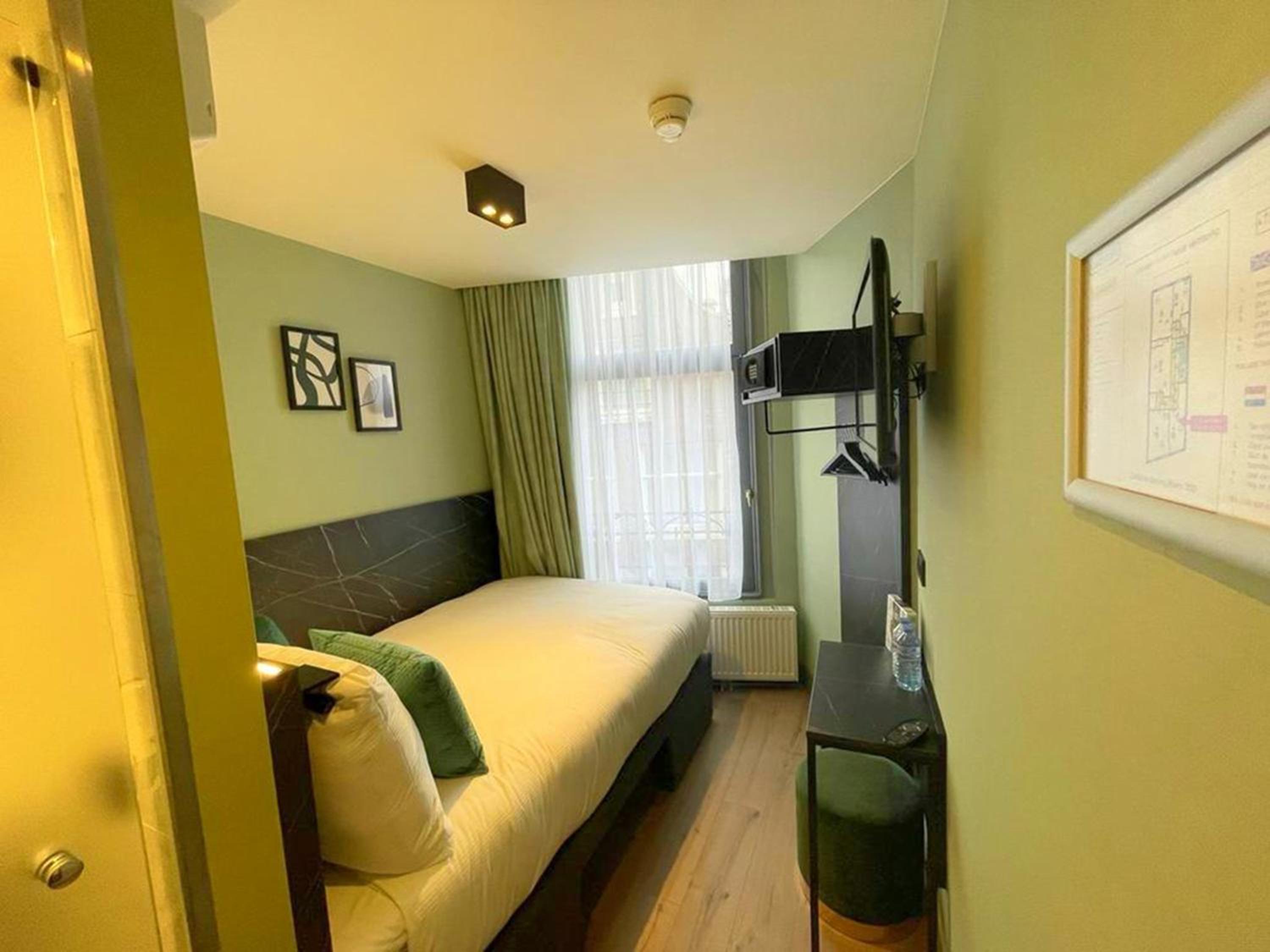Small Double Room with Private Bathroom