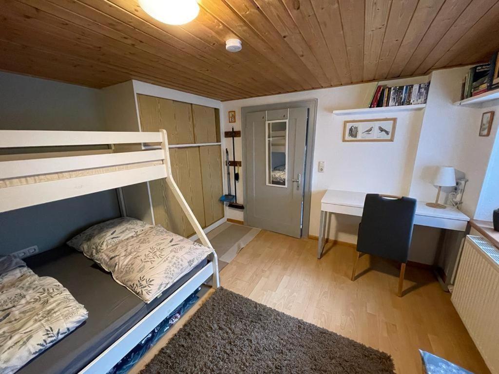 One-Bedroom Apartment with Shower