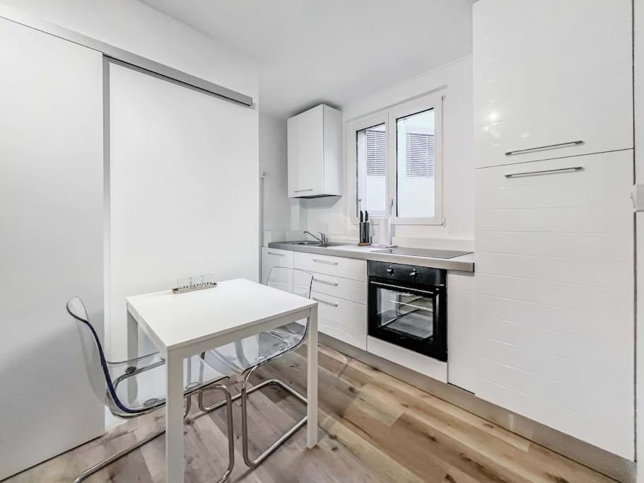 One-Bedroom Apartment photo 2