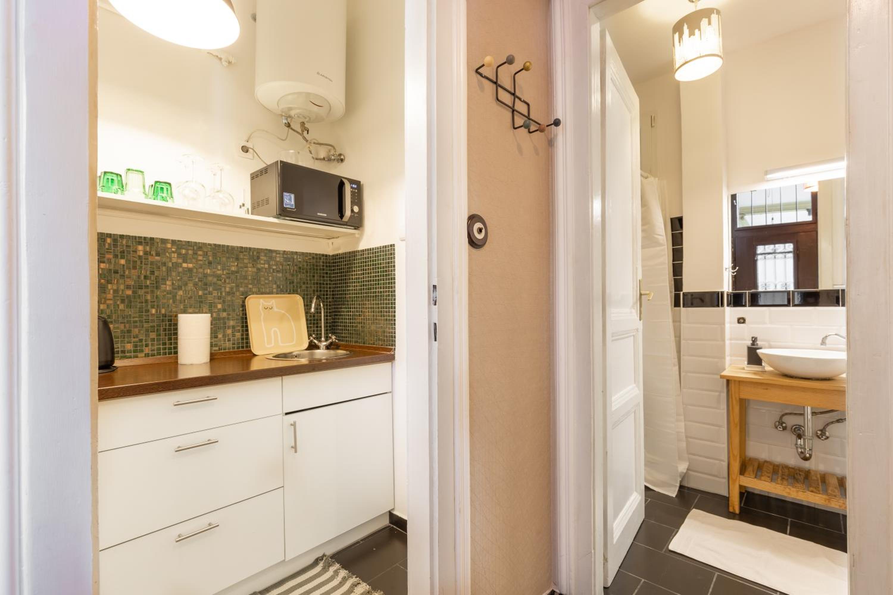 One-Bedroom Apartment - Photo 18