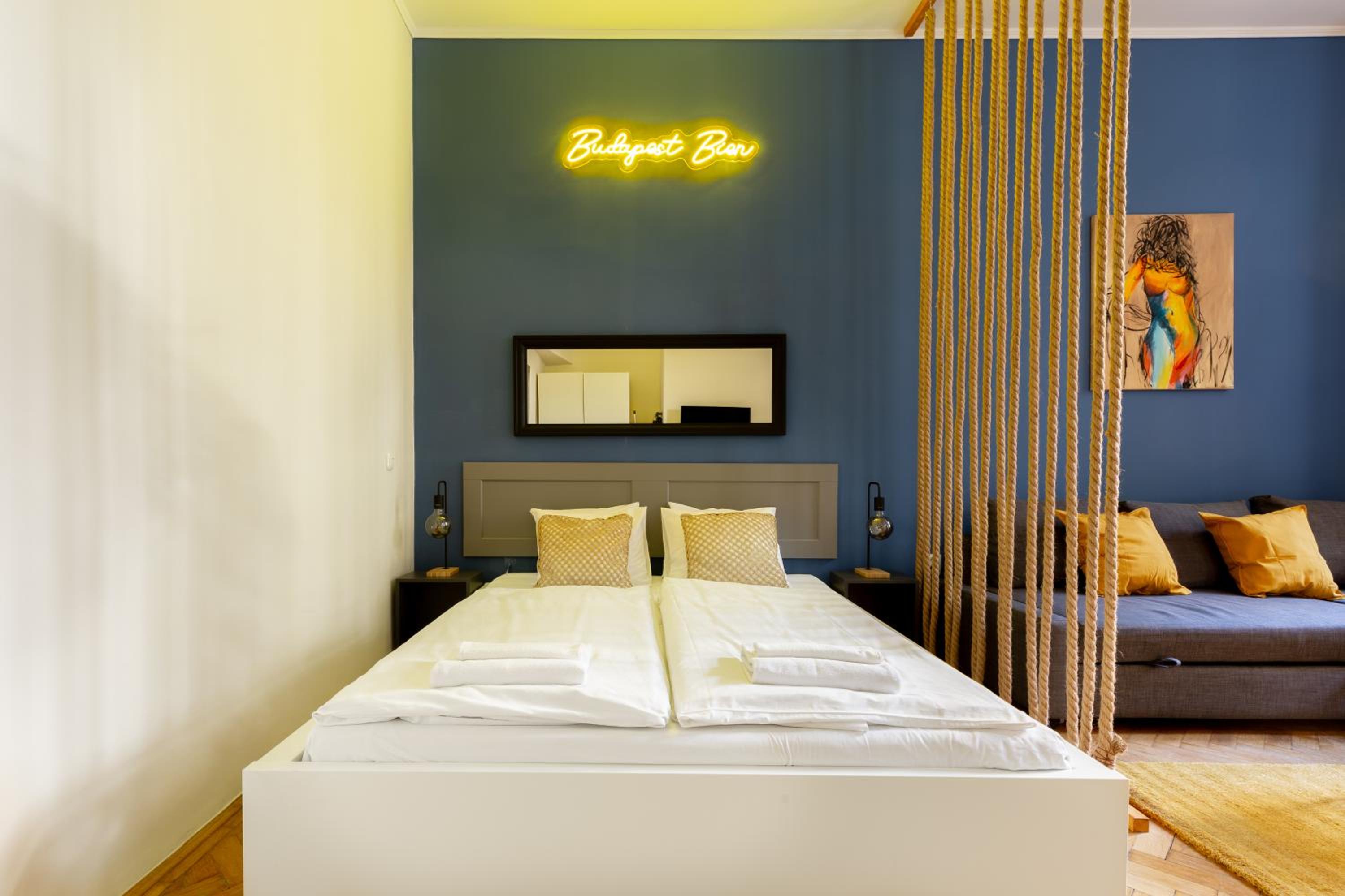 One-Bedroom Apartment - Photo 8