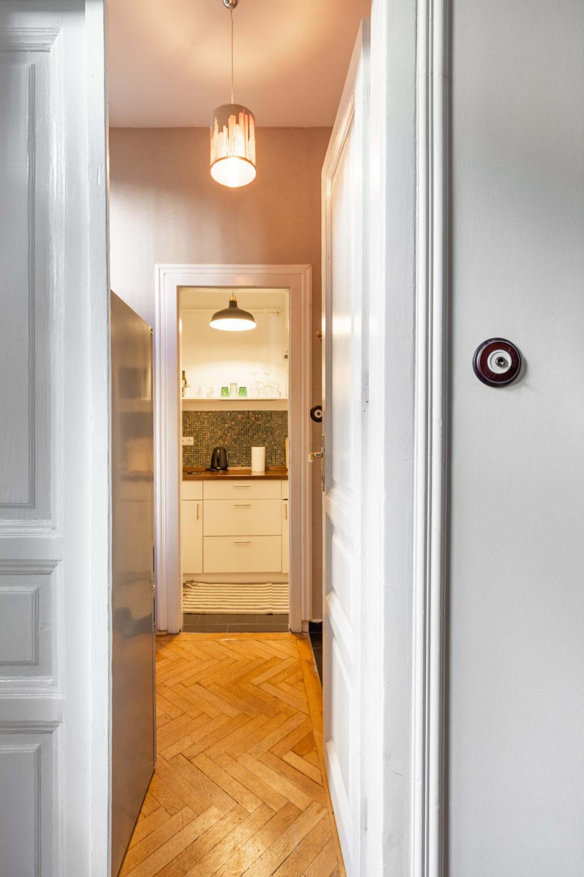 One-Bedroom Apartment - Photo 25