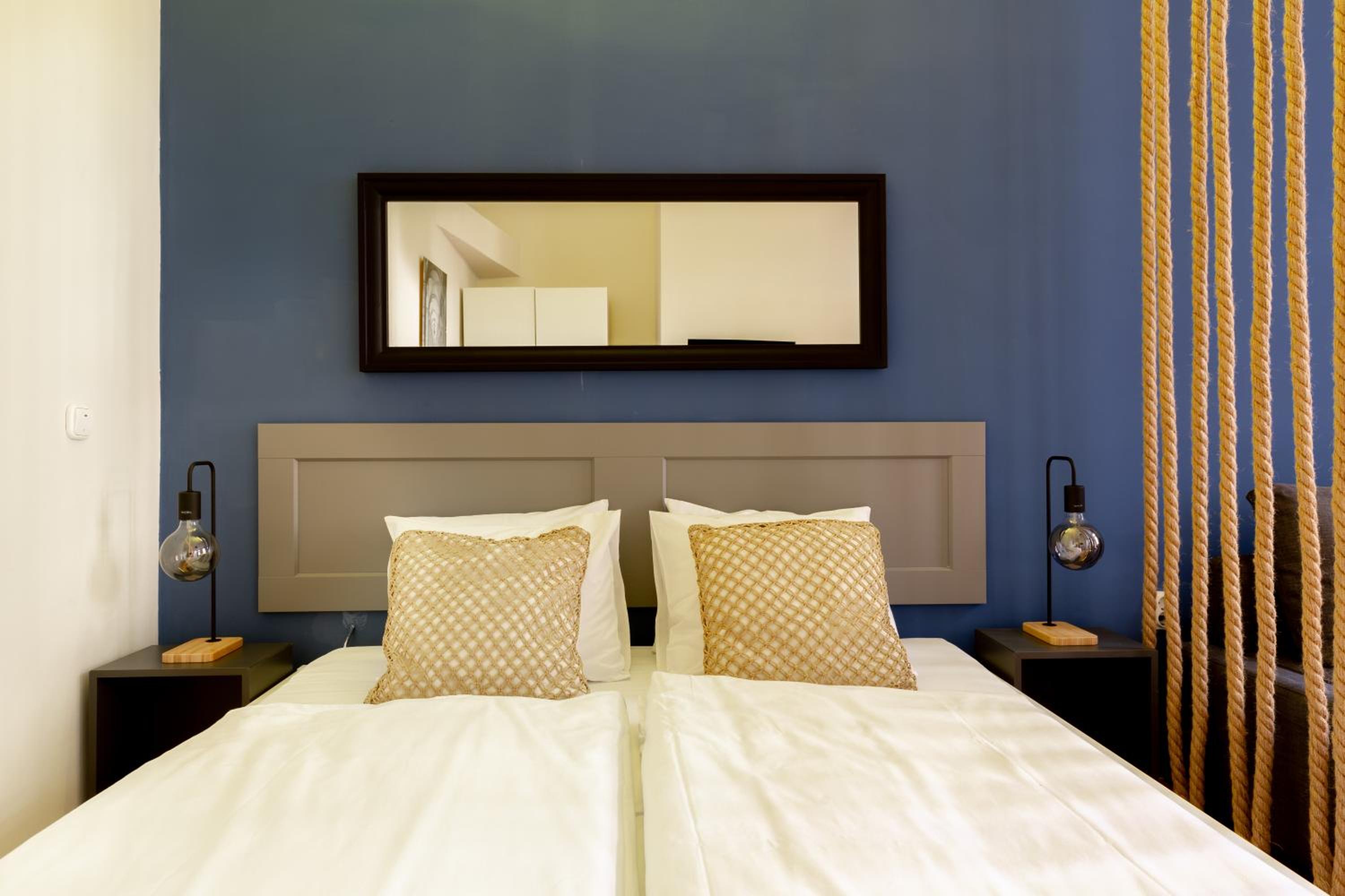 One-Bedroom Apartment - Photo 11