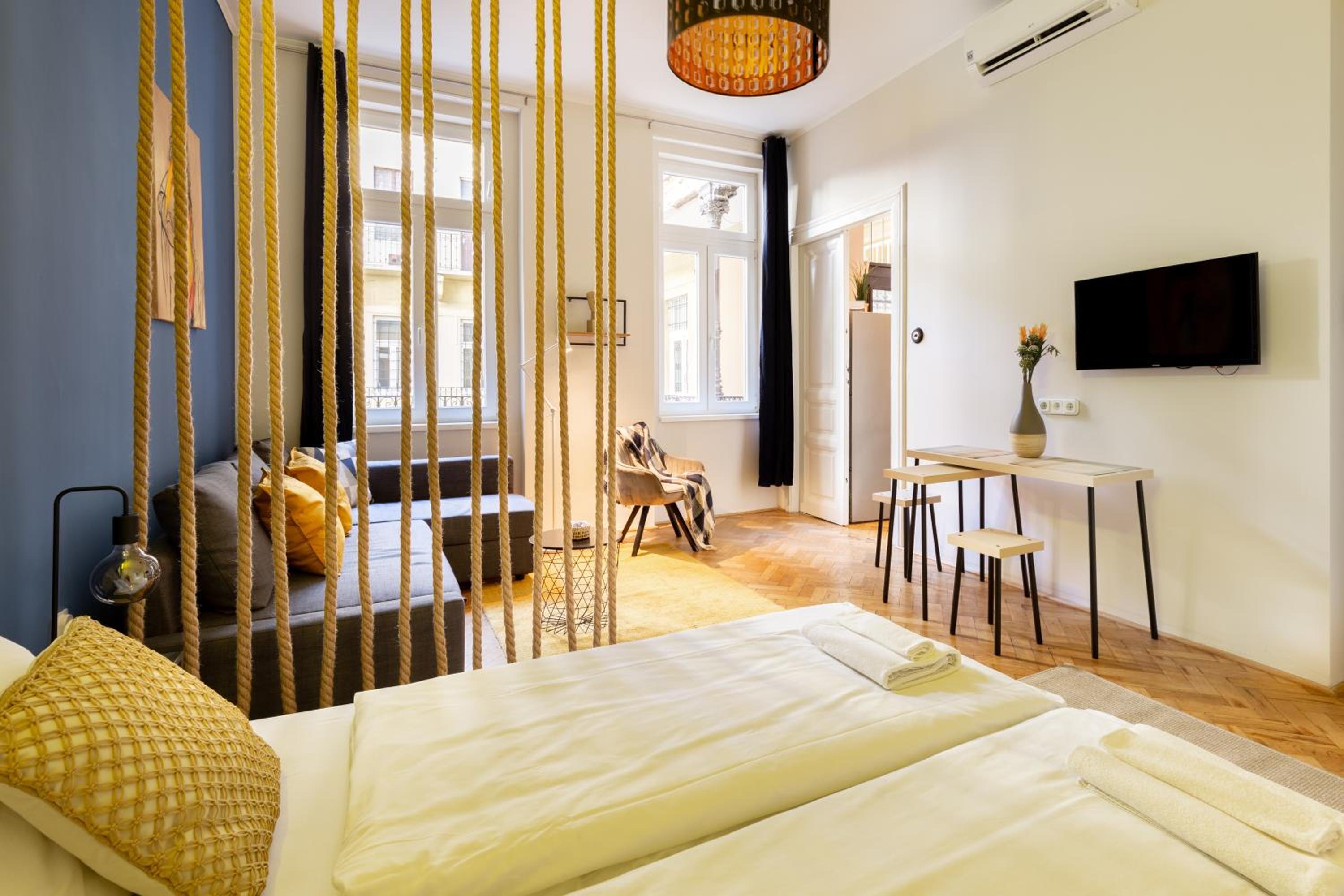 One-Bedroom Apartment - Photo 14