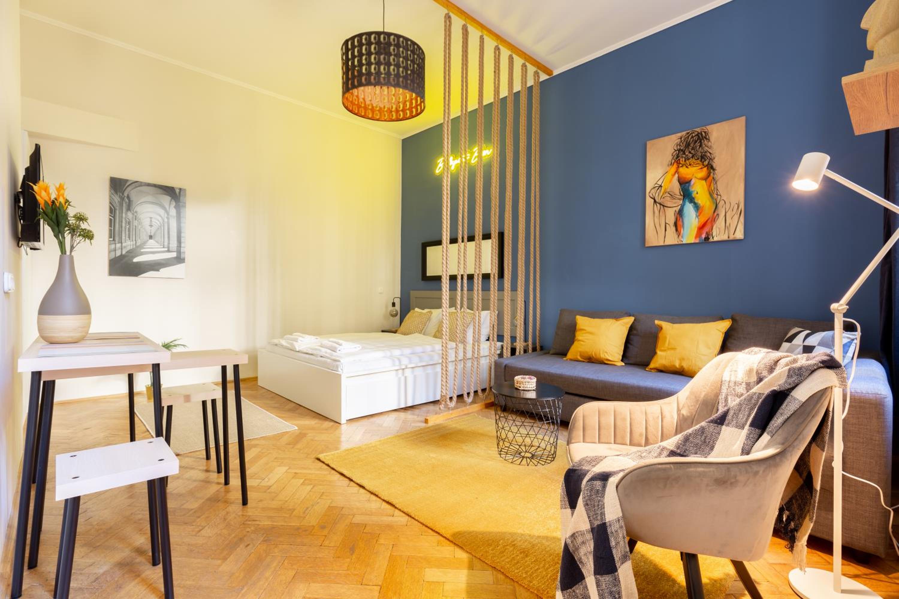 One-Bedroom Apartment - Photo 23