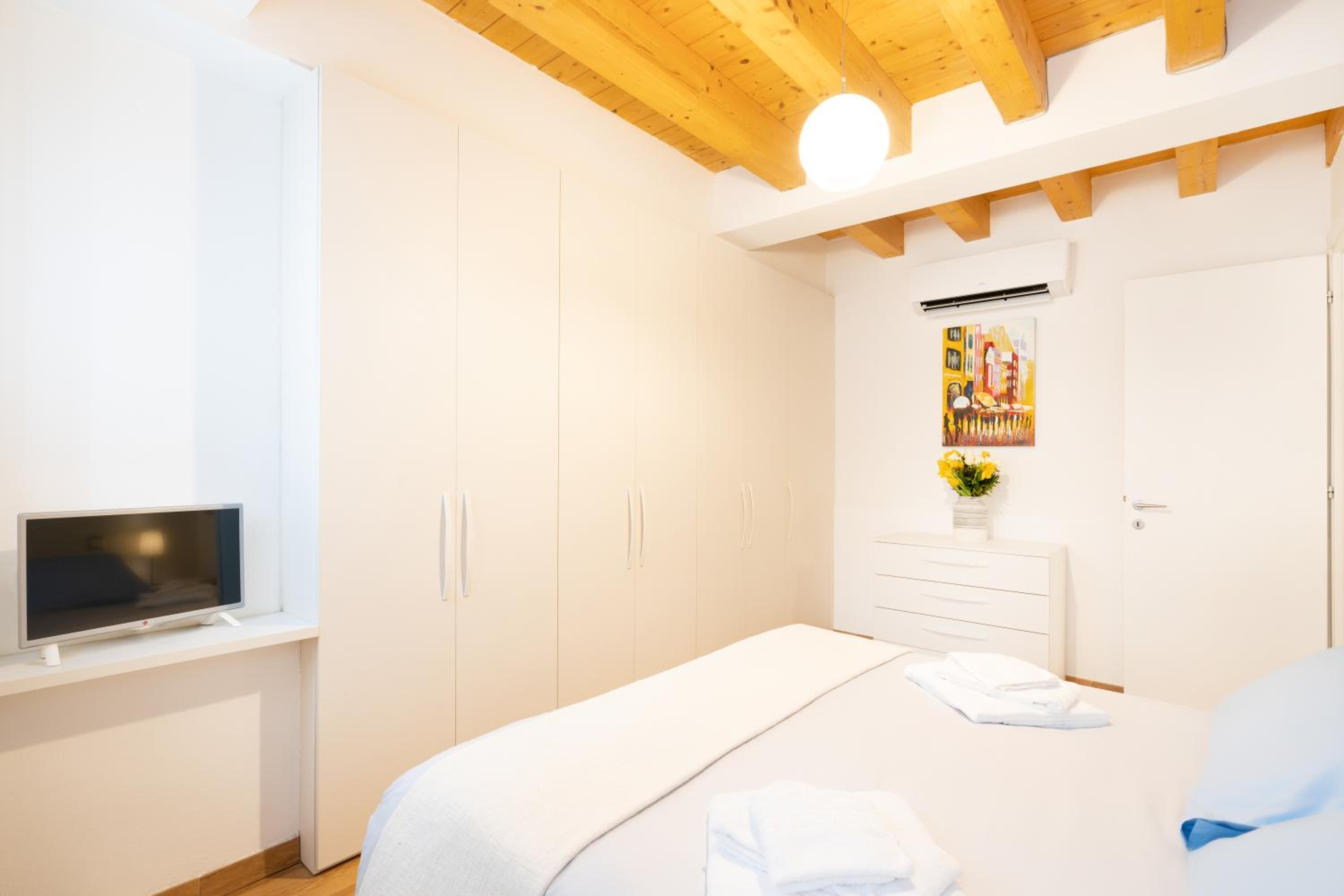Two-Bedroom Apartment Ground Floor with Terrace 