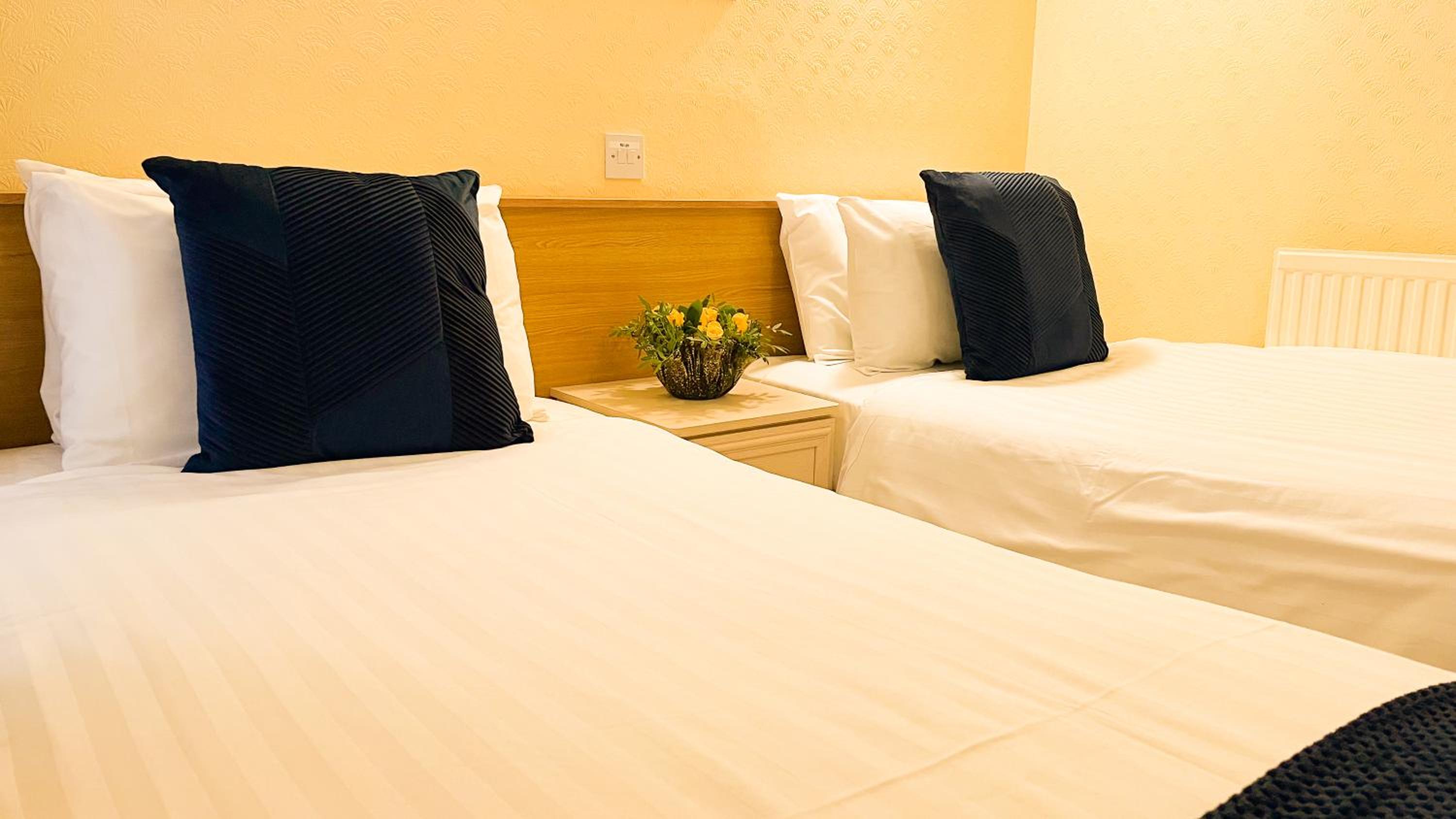 Twin Room - Photo 4