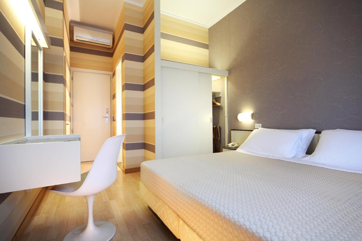 Double or Twin Room - Photo 1