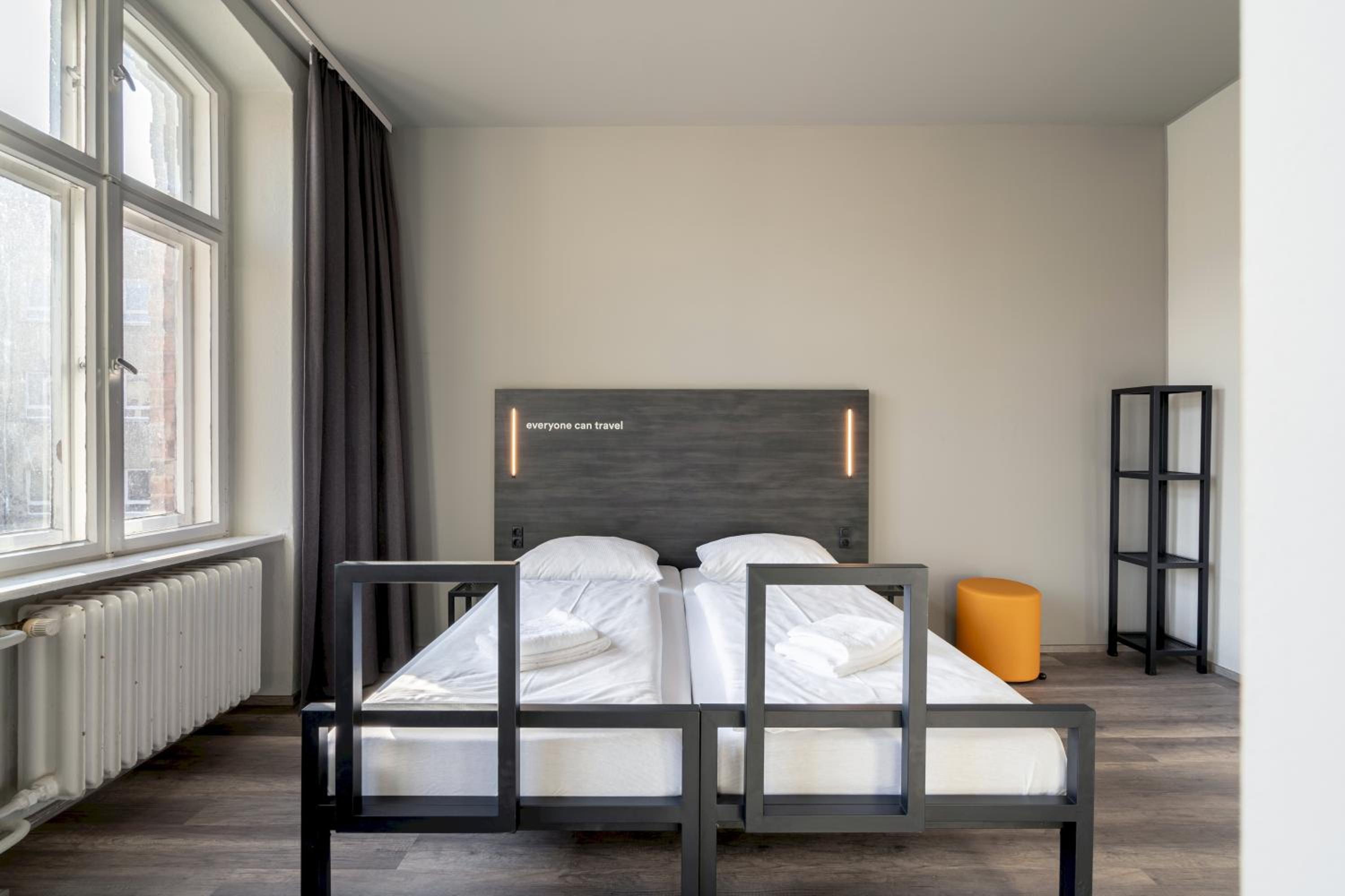Twin Room - Photo 1