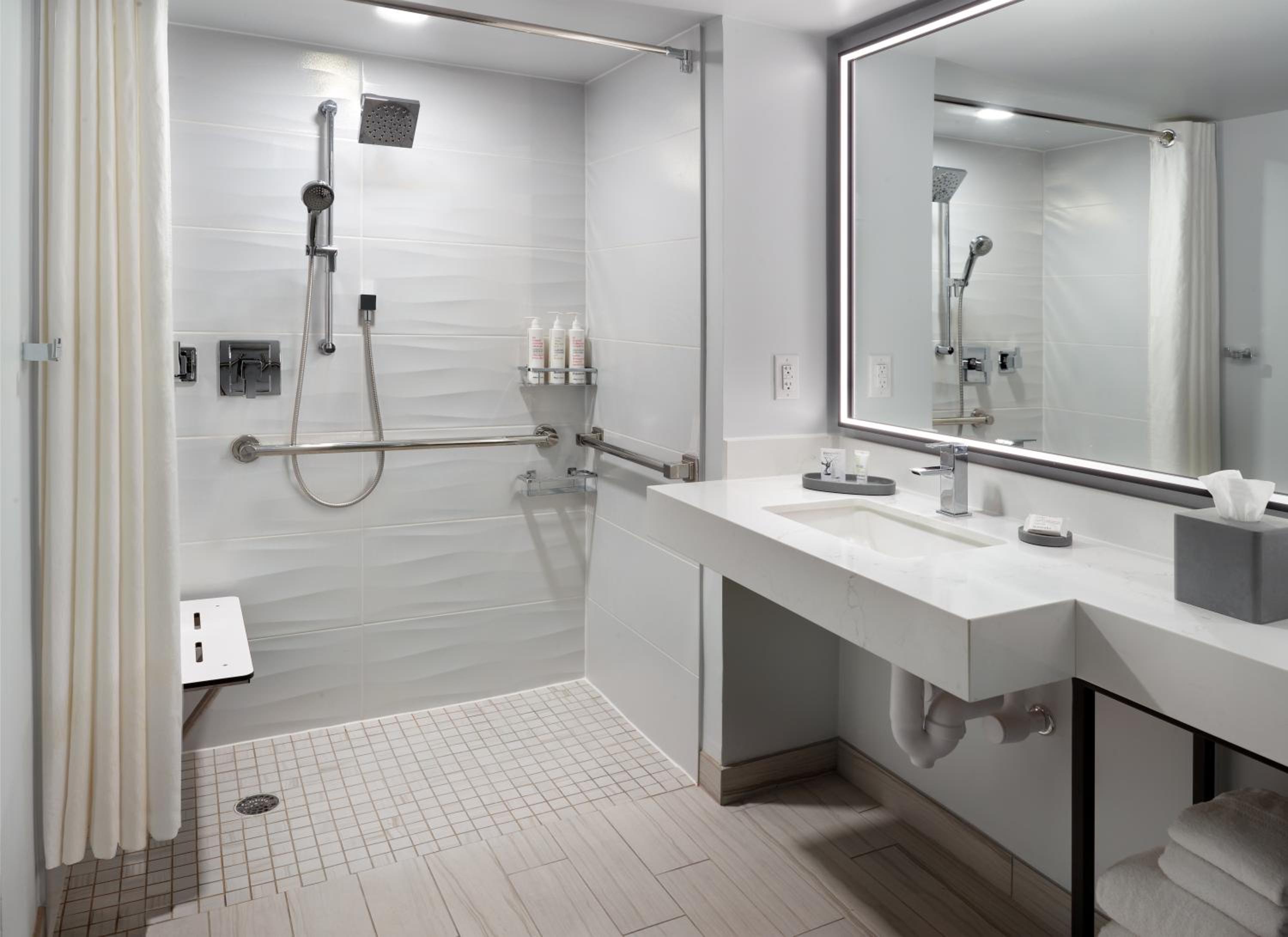 Standard King Room with Roll-in Shower - Mobility Accessible thumbnail 6