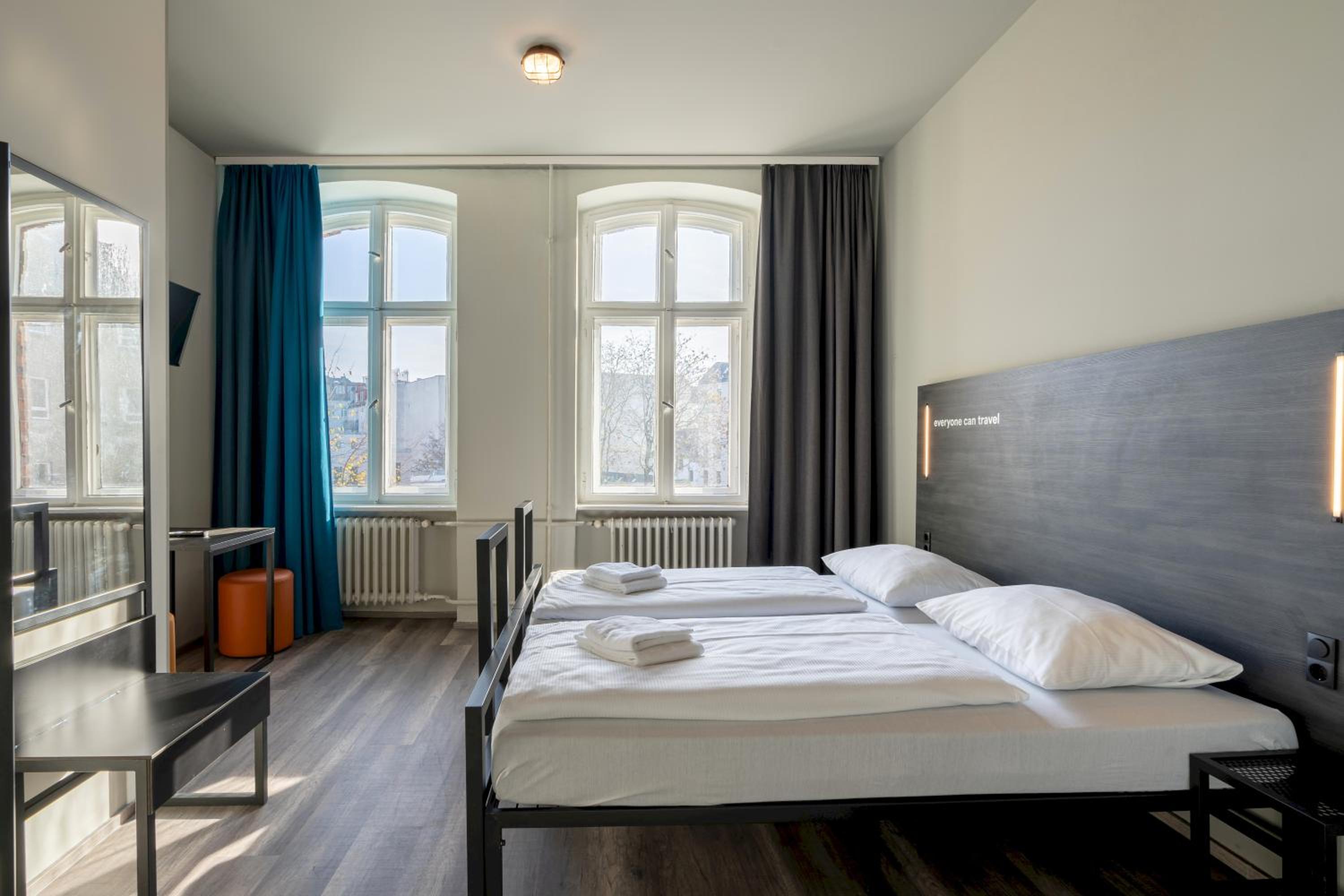 Twin Room - Photo 3