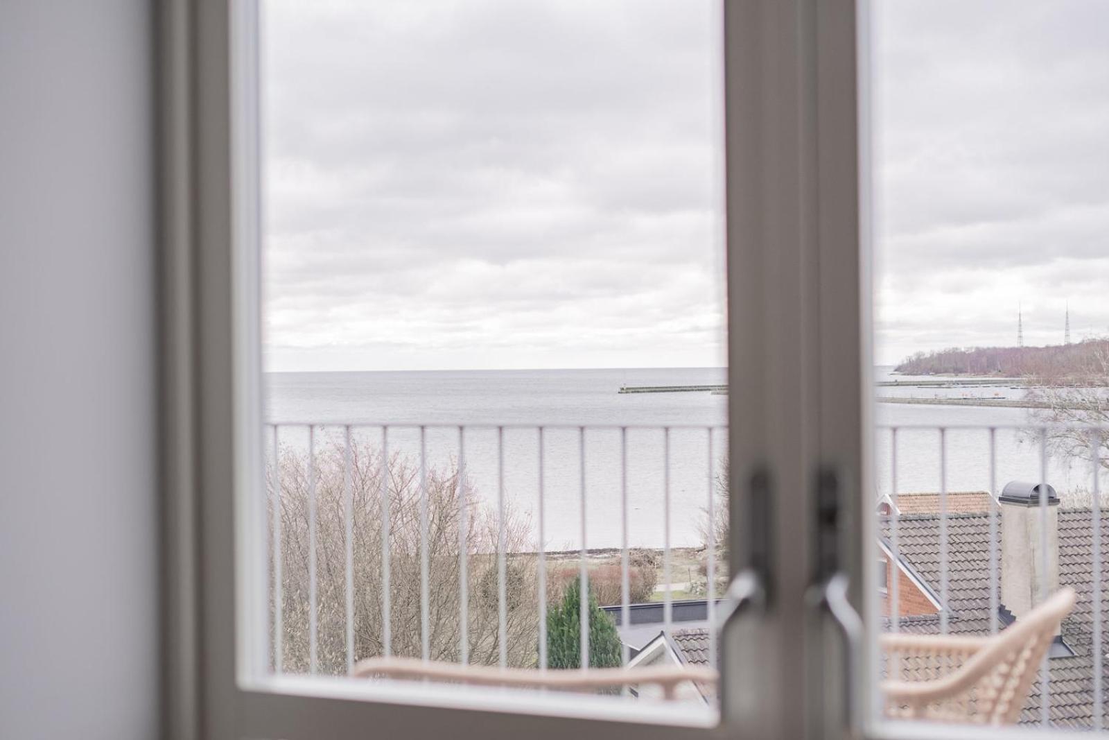 Apartment with Sea View - Photo 11