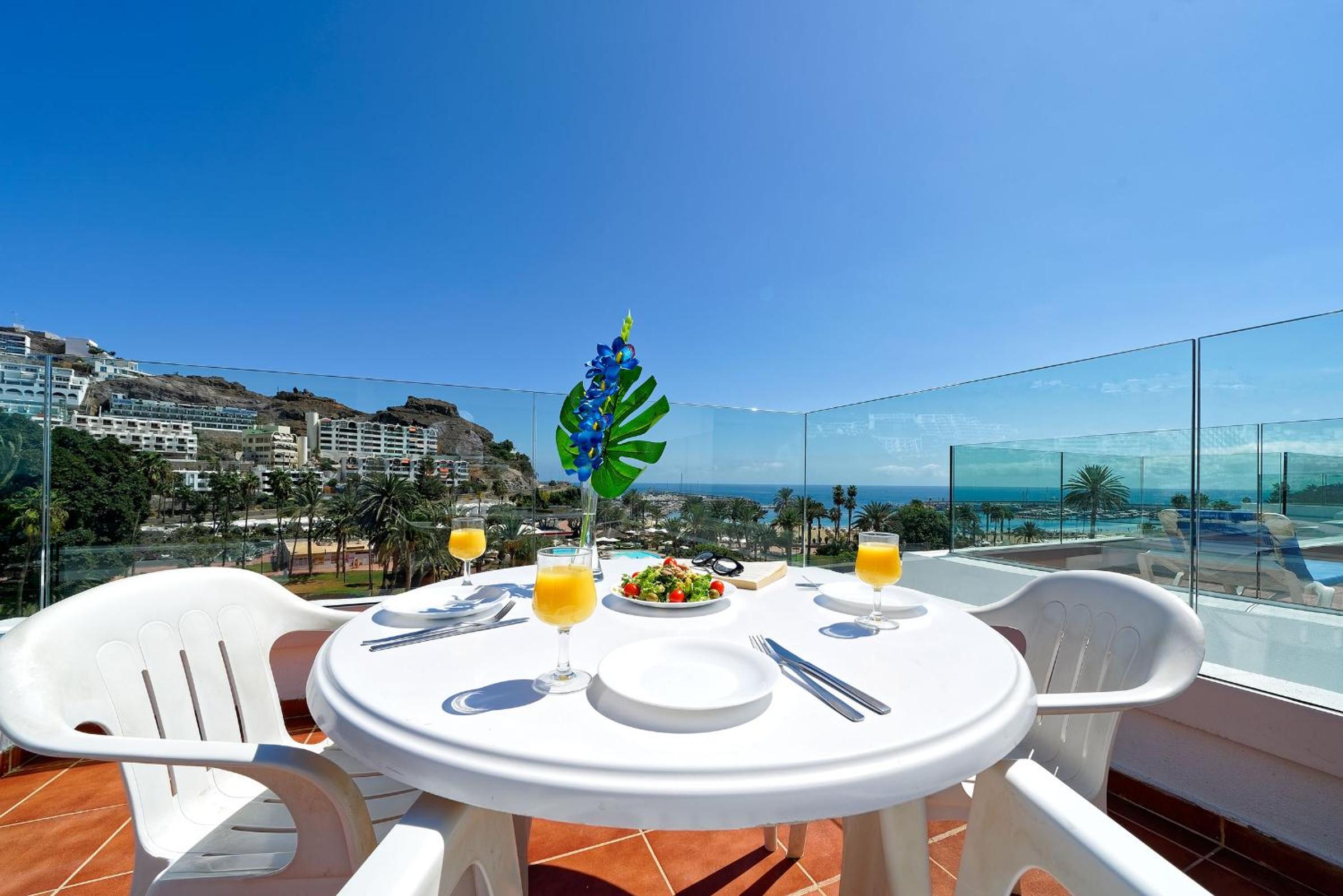 Two-Bedroom Apartment With Terrace And Air Conditioning