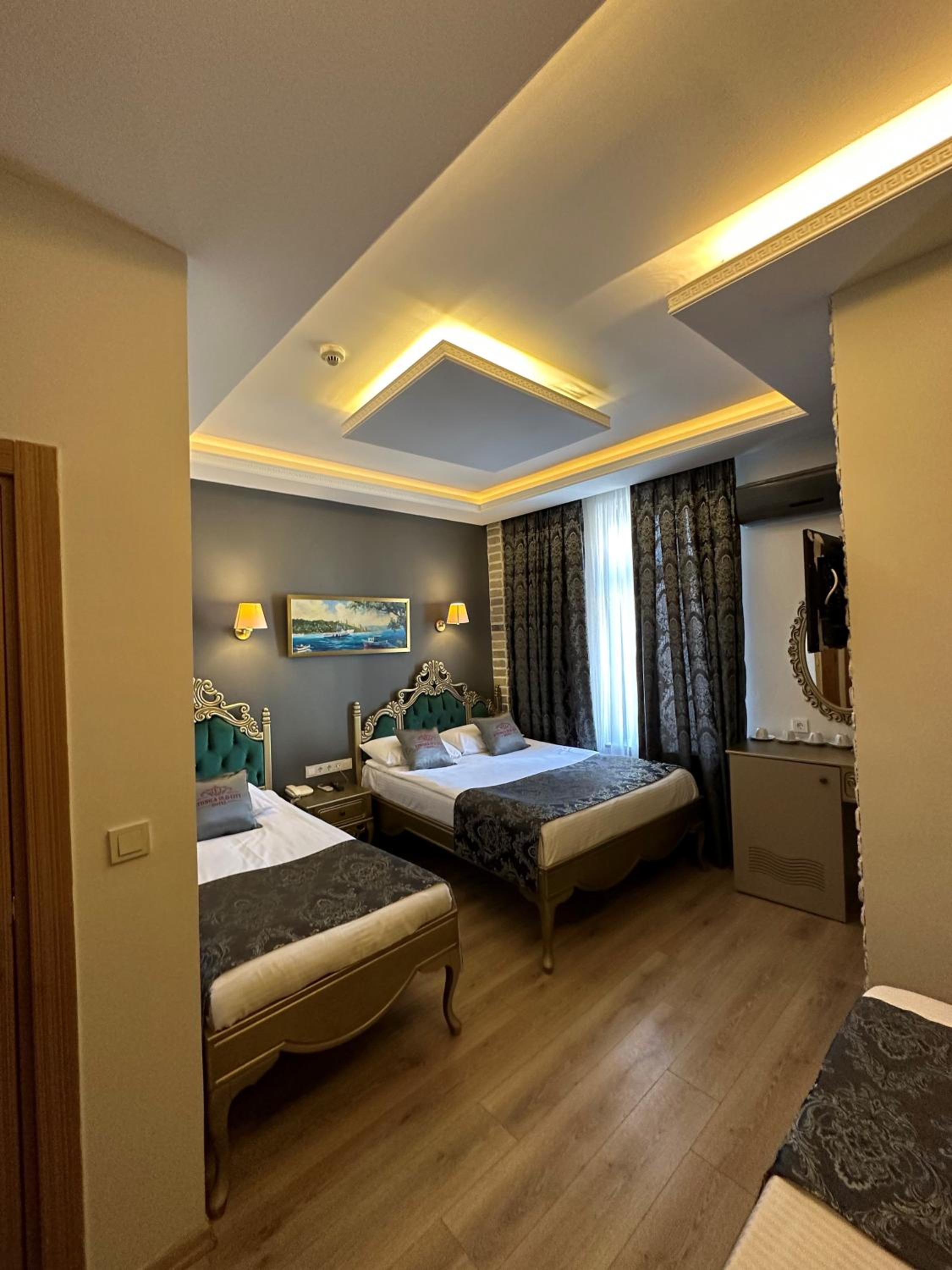 Superior Quadruple Room photo 2