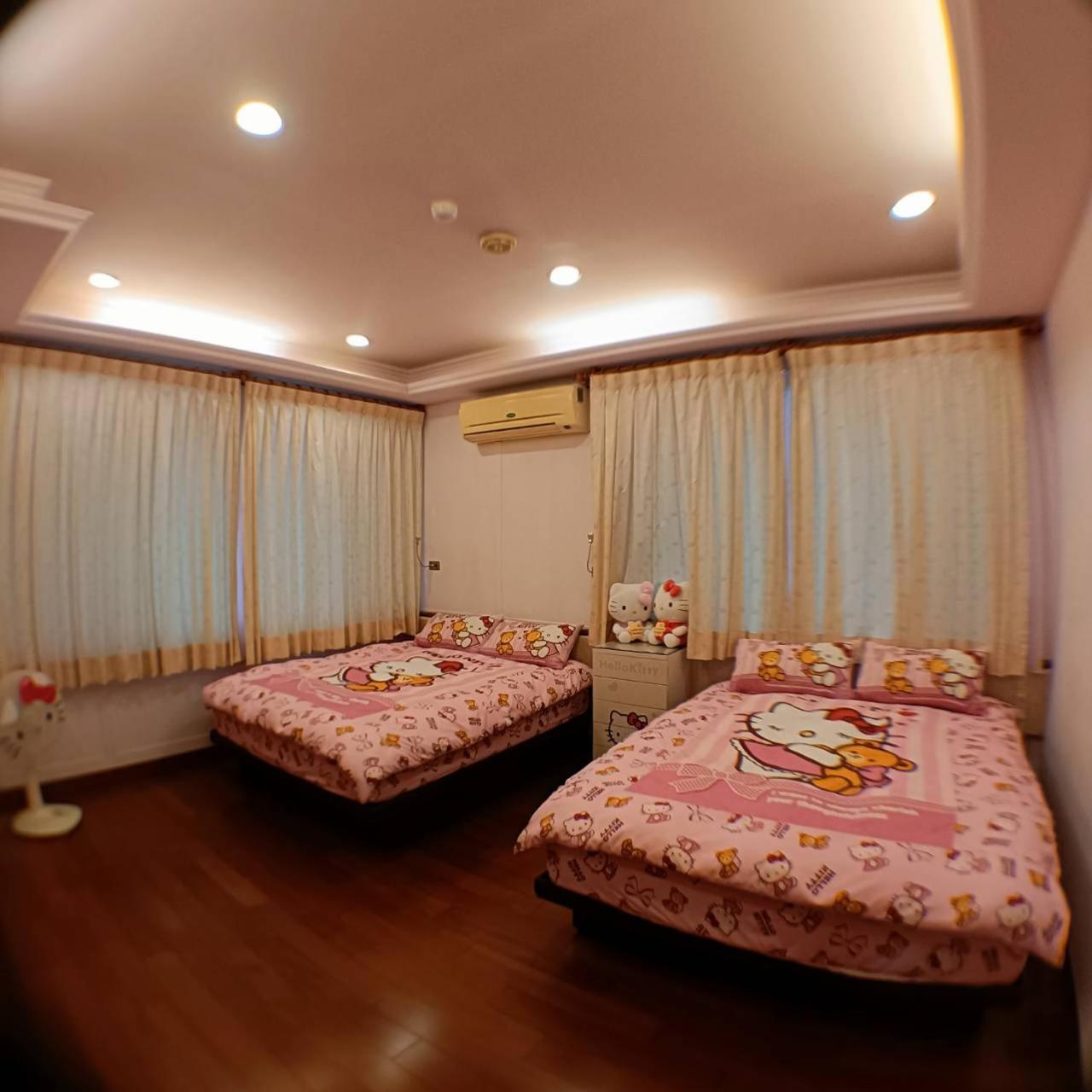 Large Twin Room photo 3