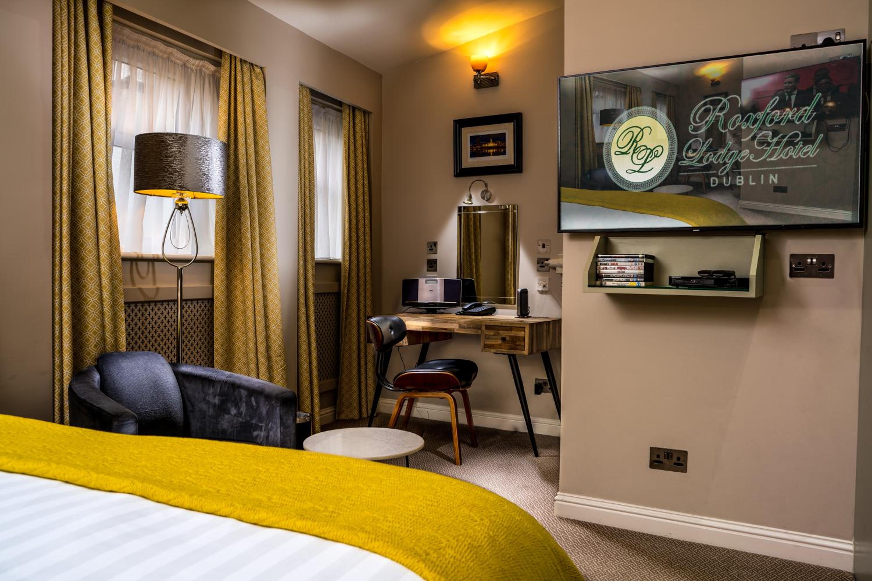 Coach House Double Room - Annex