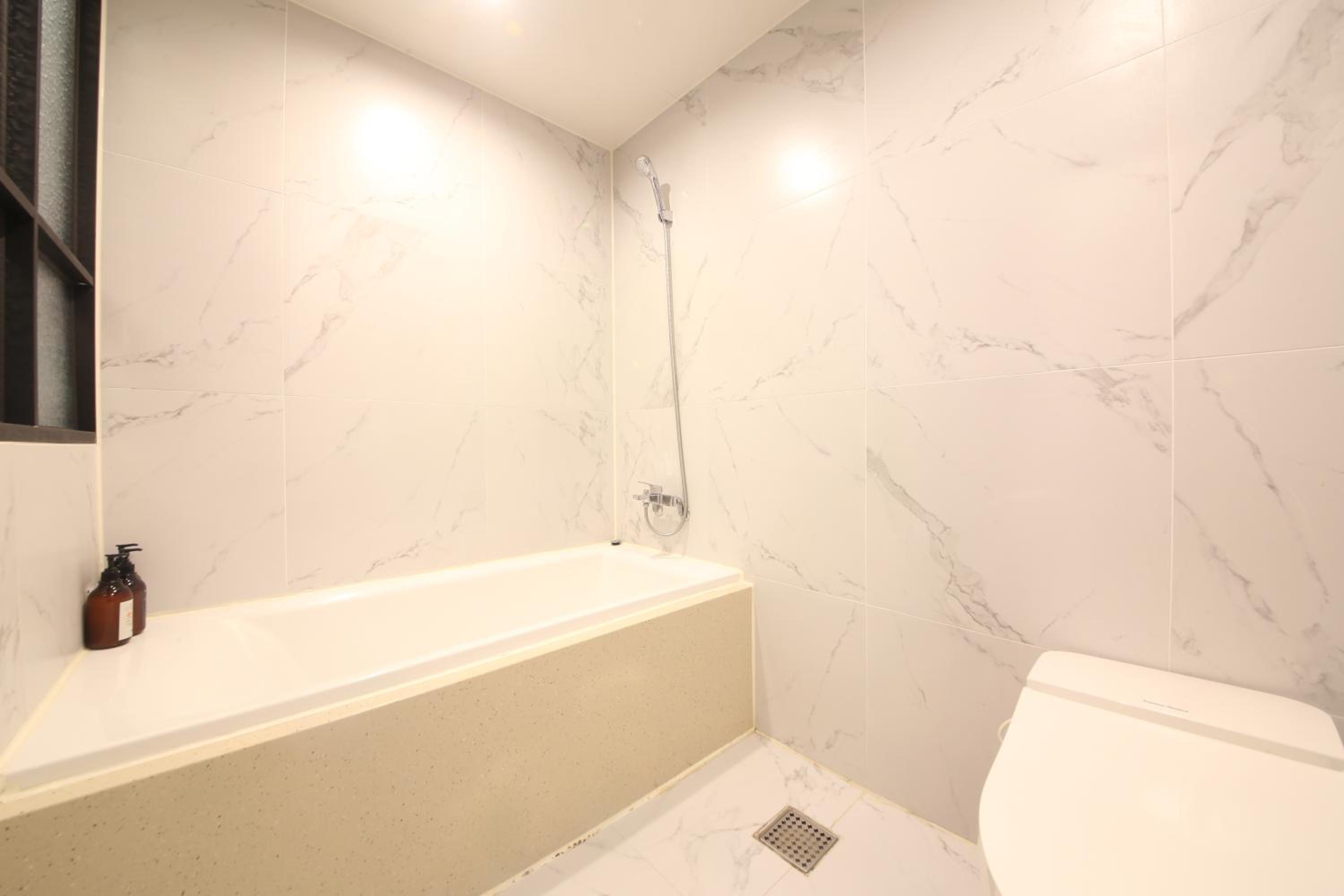 Standard Double Room - Photo 13