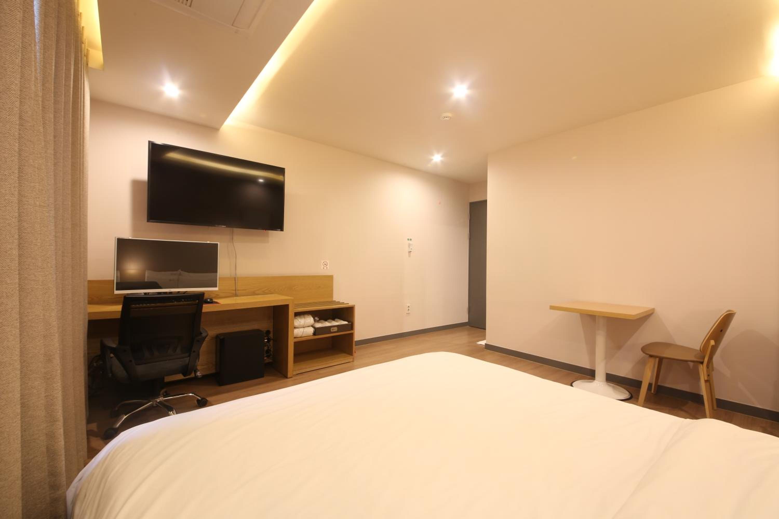 Standard Double Room - Photo 1