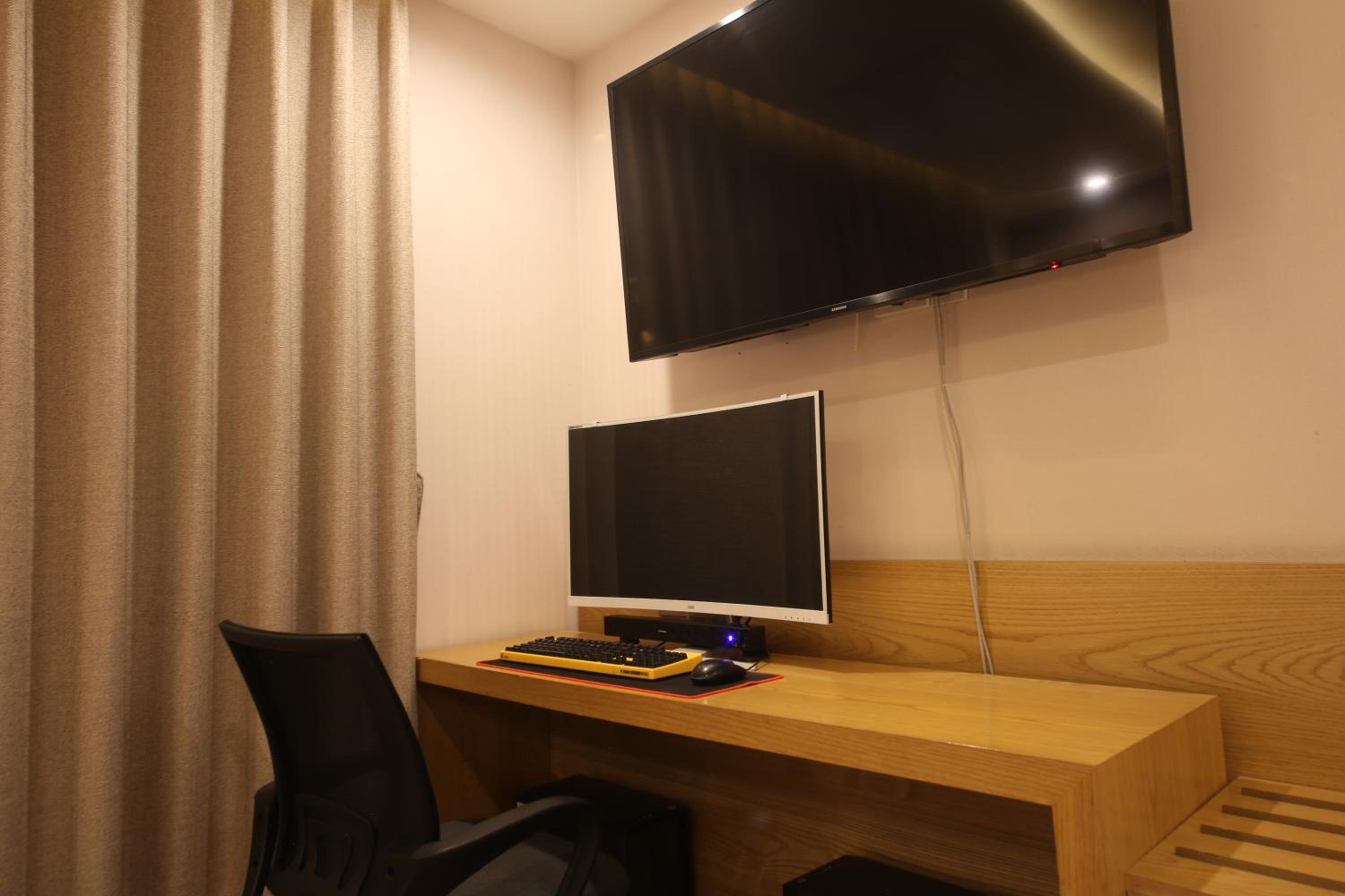 Standard Double Room - Photo 8