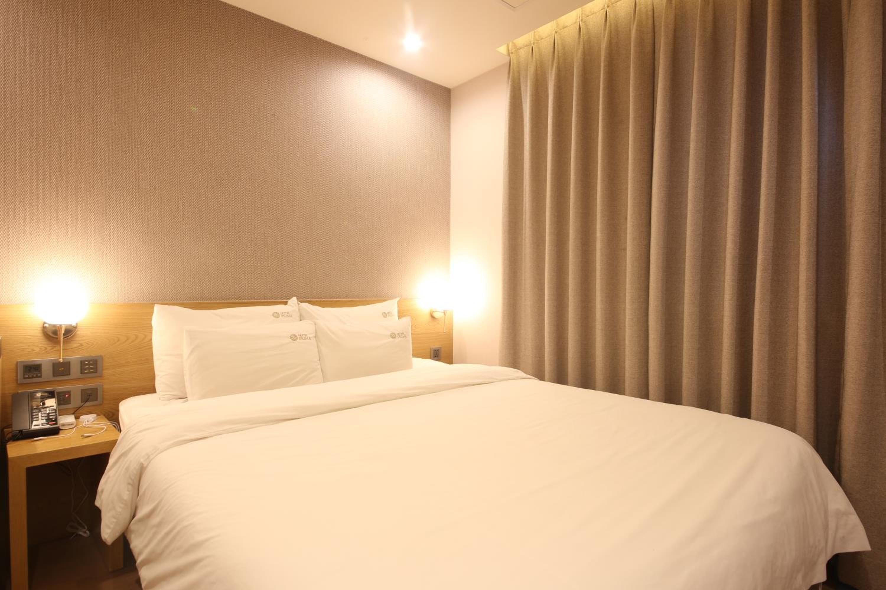 Standard Double Room - Photo 12