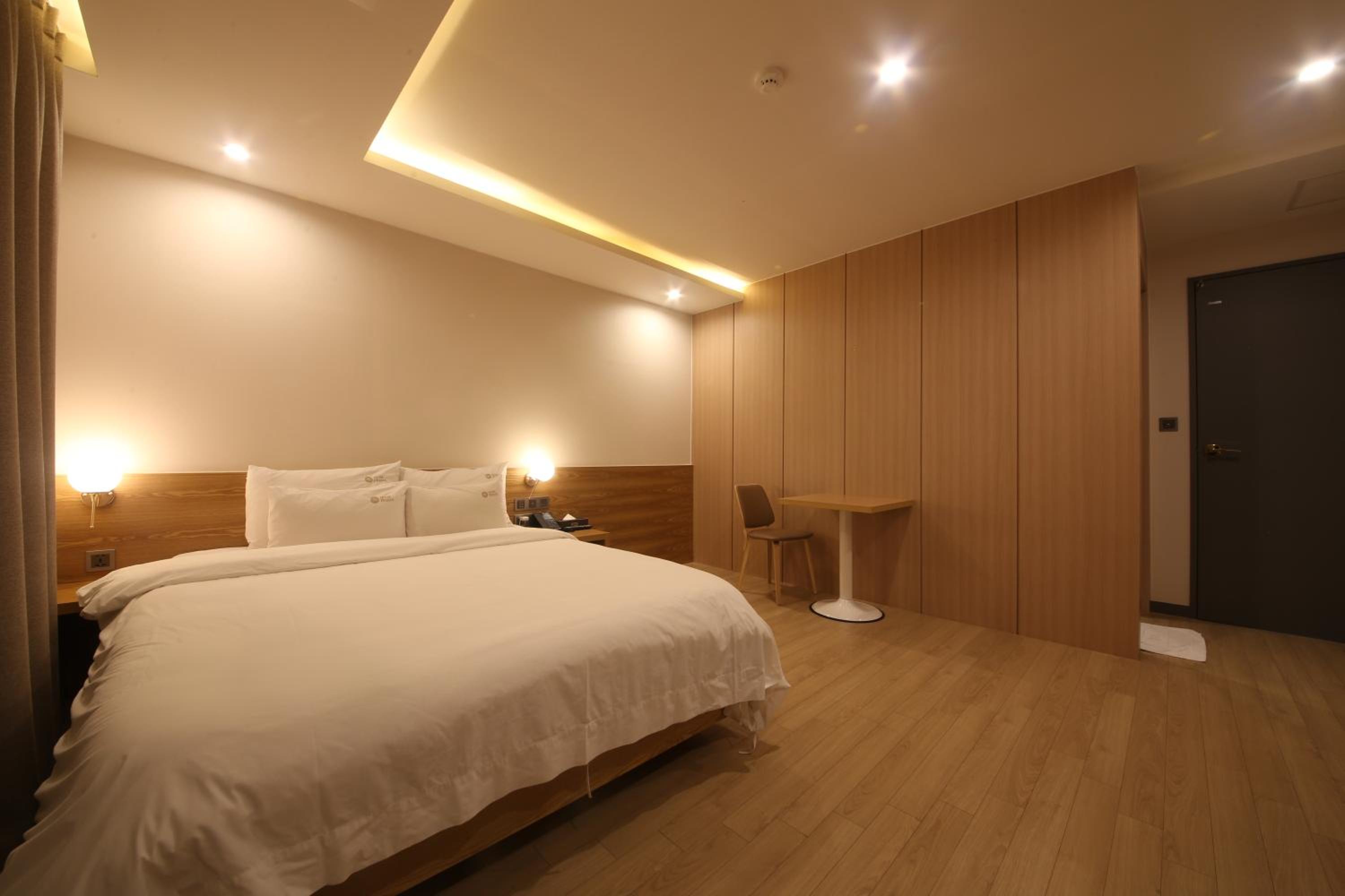 Deluxe Double Room - Photo 5