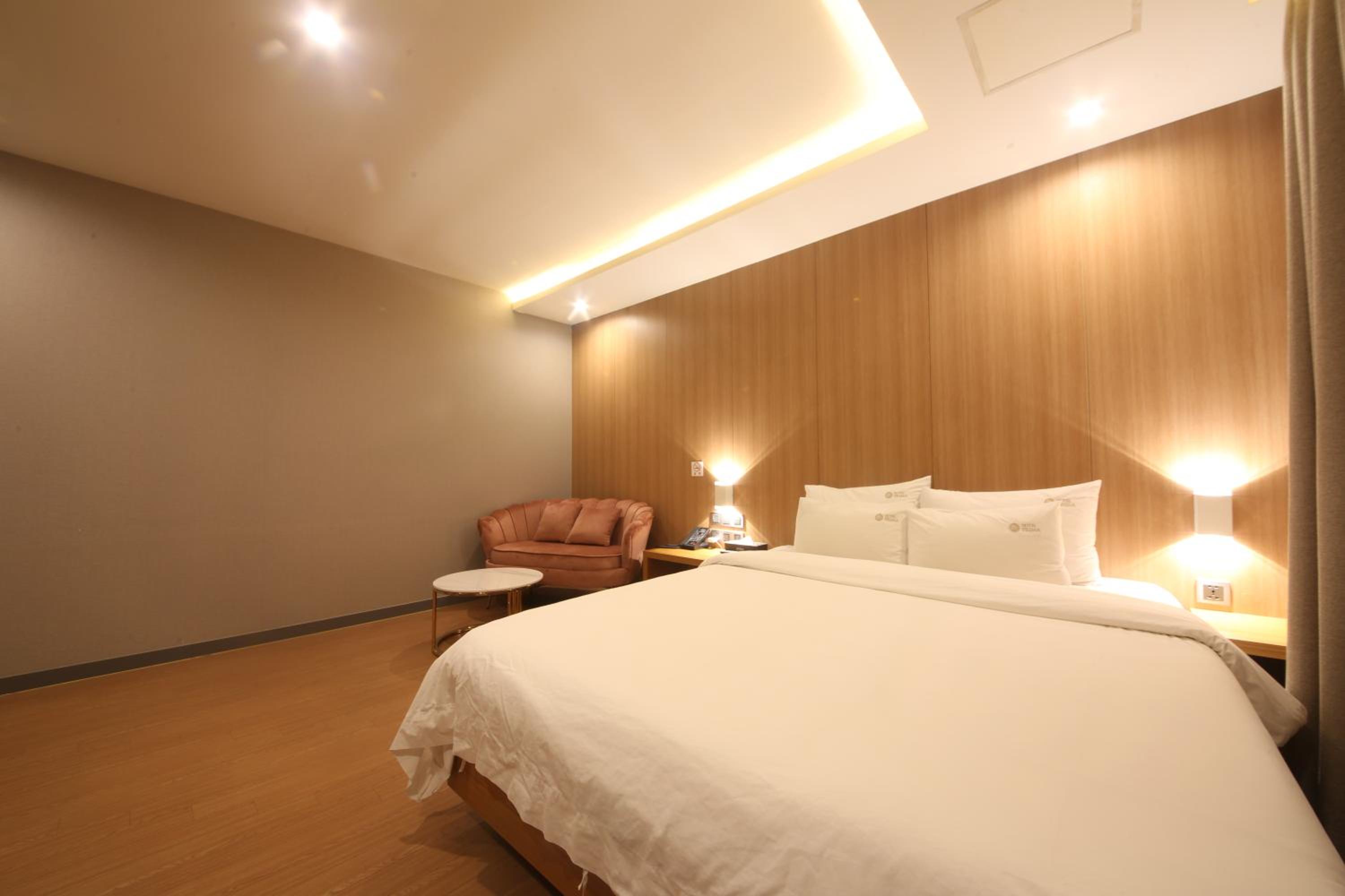 Suite with Terrace - Photo 5