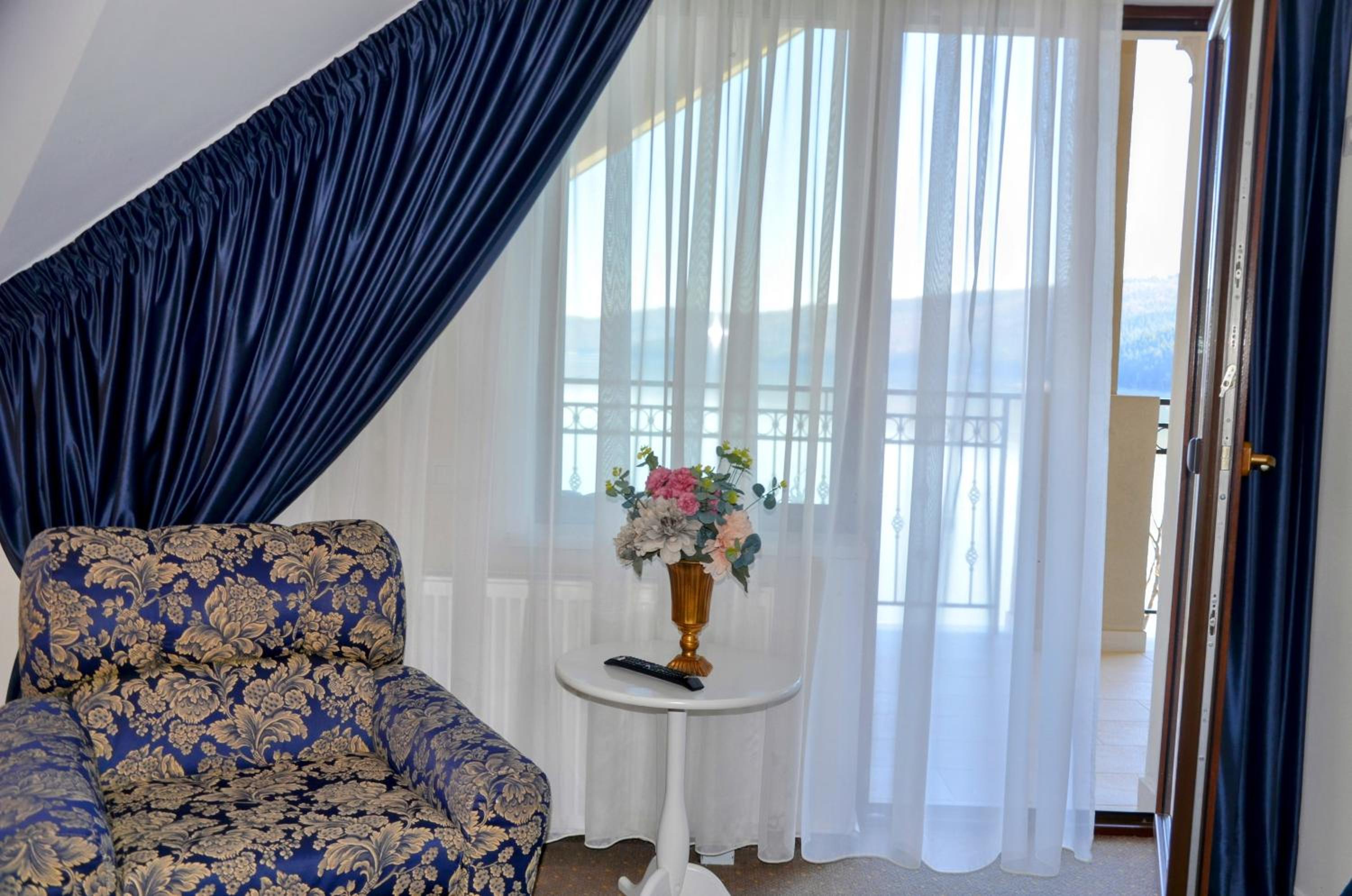 Queen Room with Spa Bath photo 1